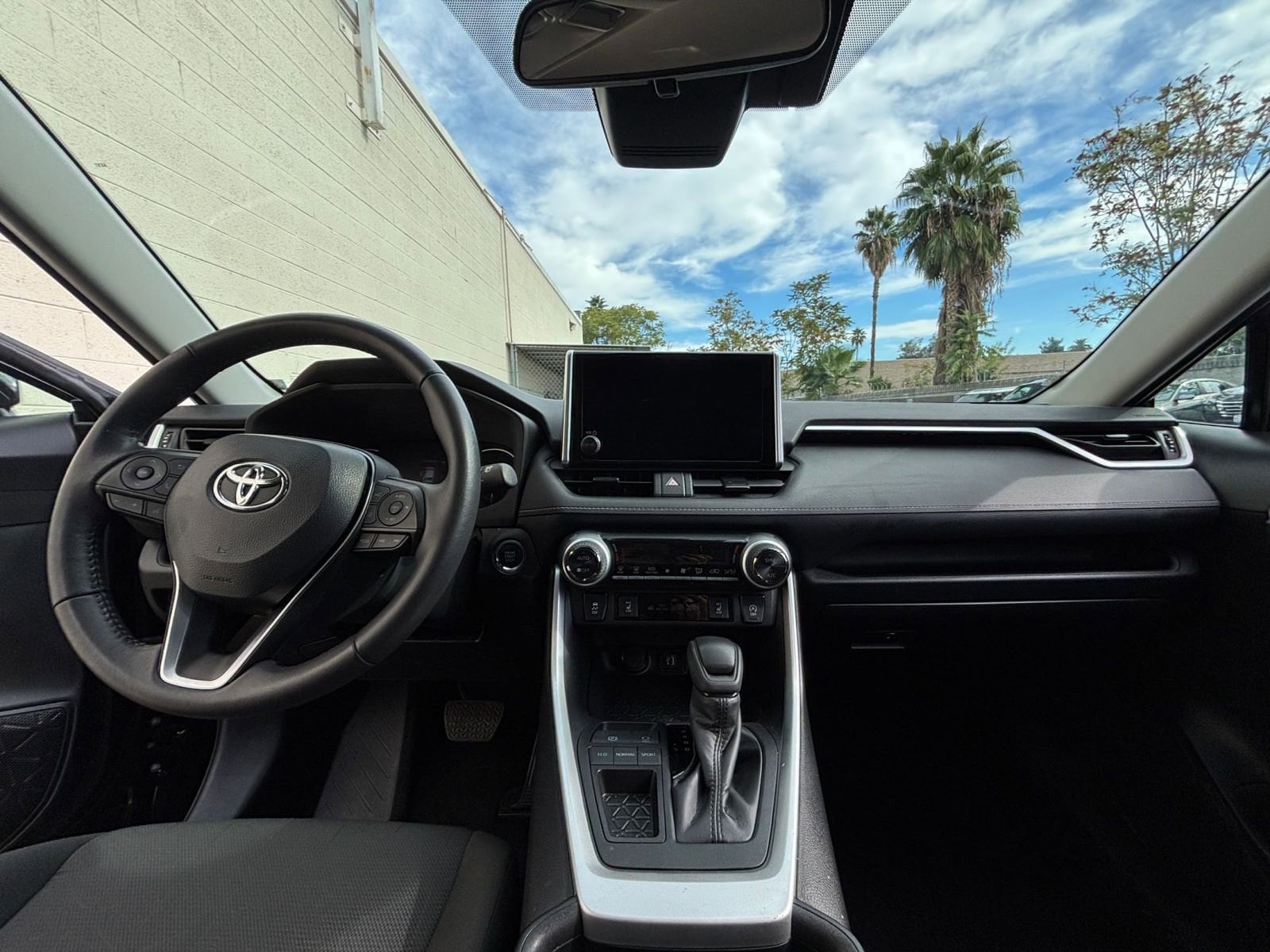 Thumbnail: 2025 Toyota RAV4 - 33