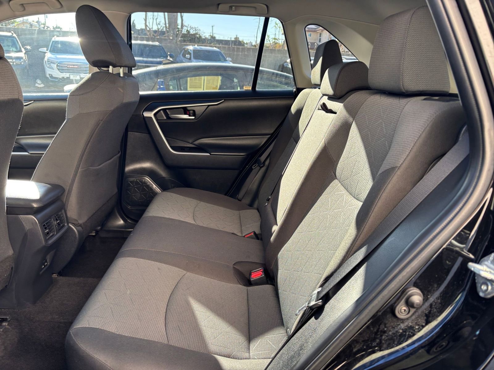 Thumbnail: 2025 Toyota RAV4 - 25