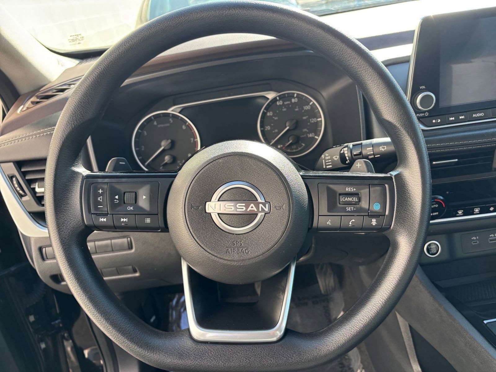 2023 Nissan Rogue SV 33