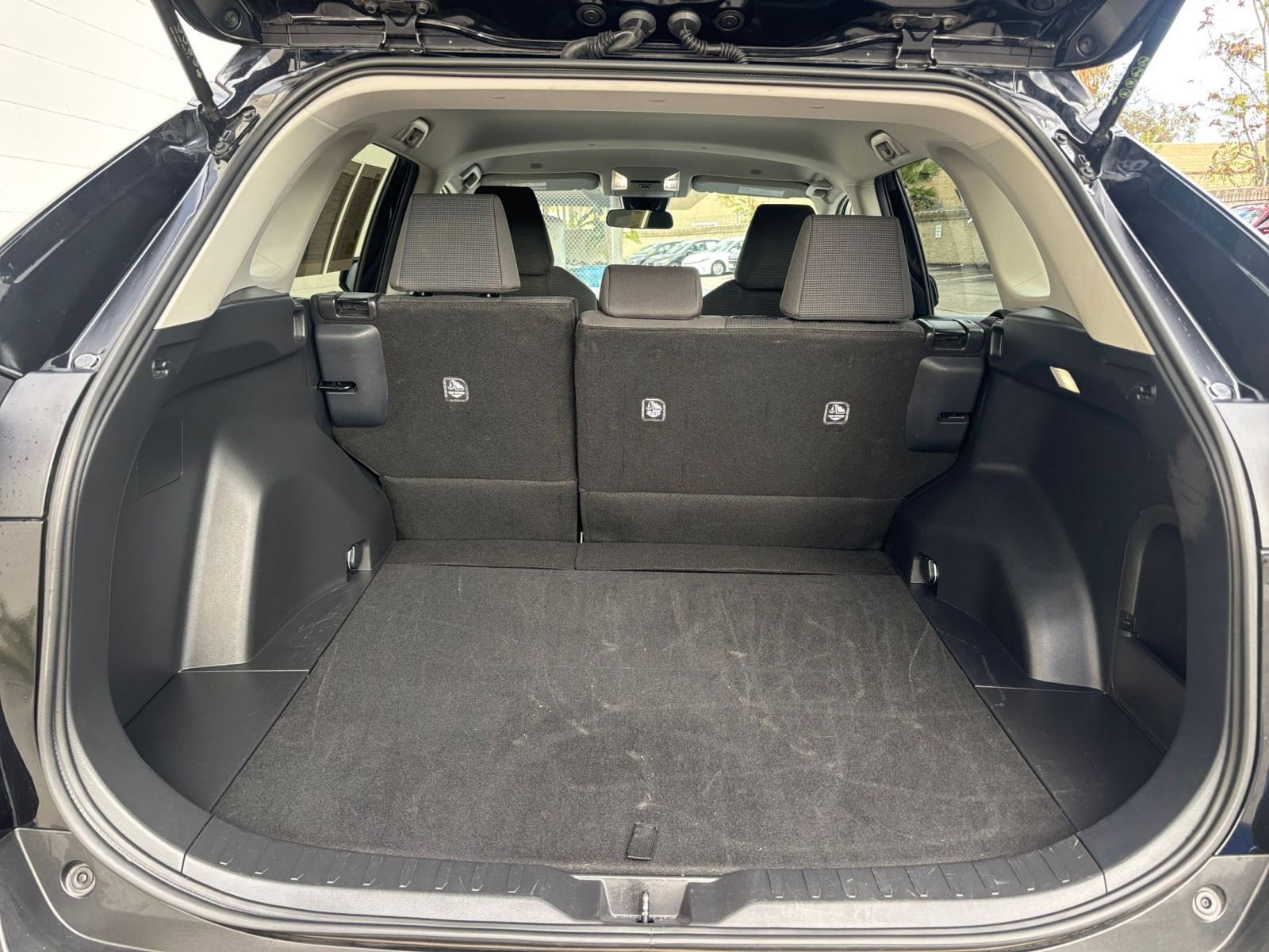 Thumbnail: 2025 Toyota RAV4 - 31