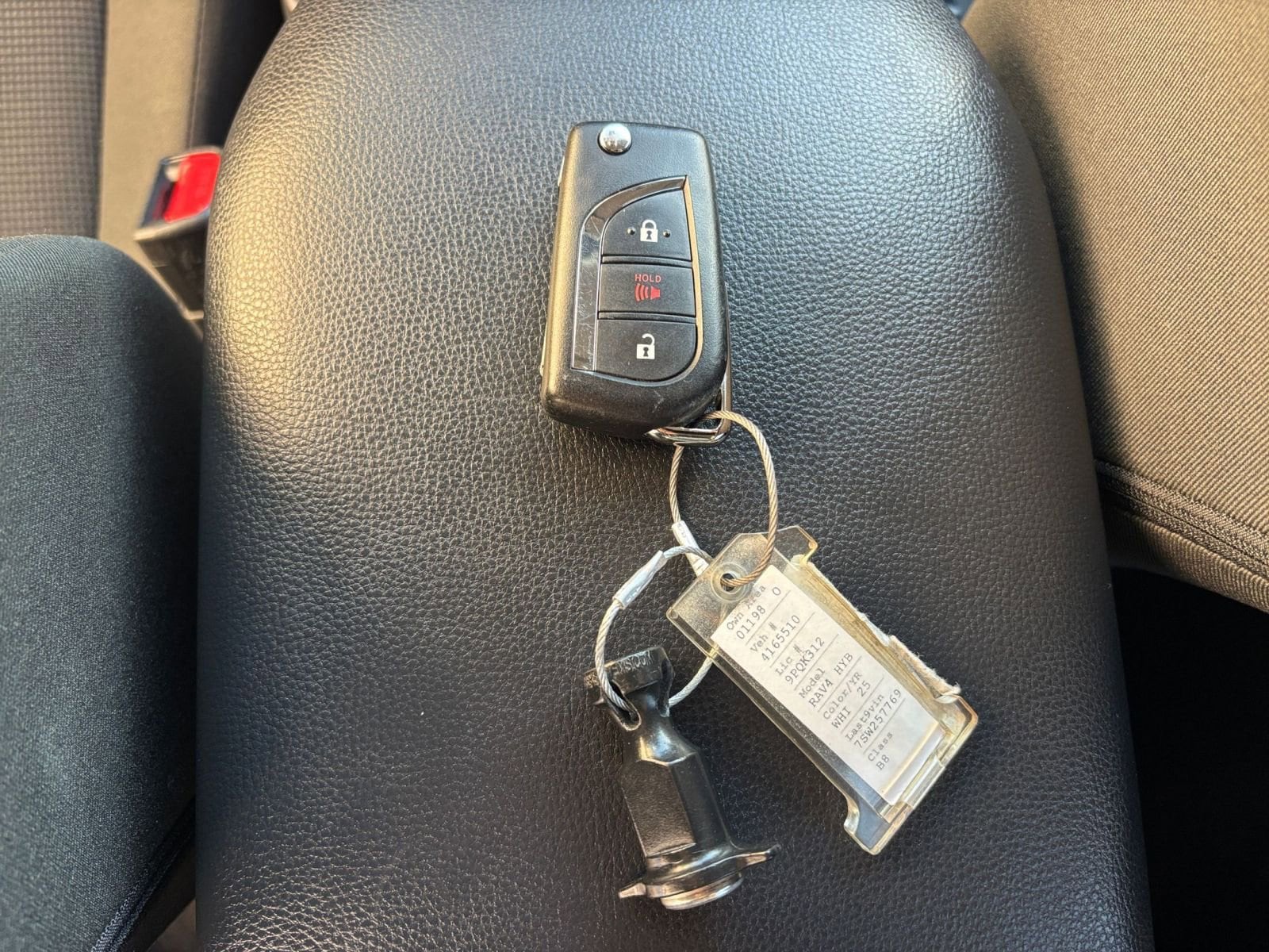 Thumbnail: 2025 Toyota RAV4 - 33