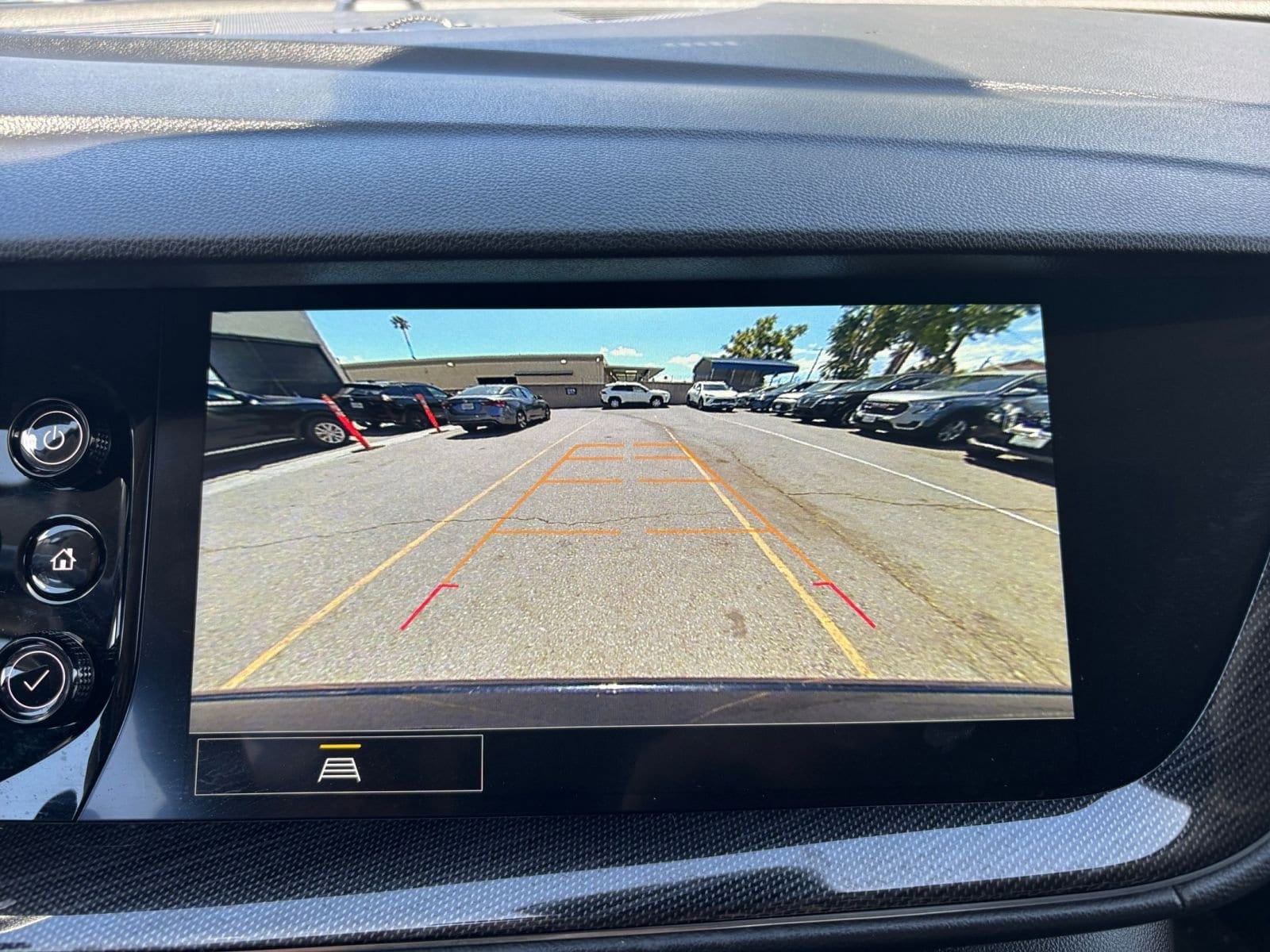 2023 Buick Envision Essence 17