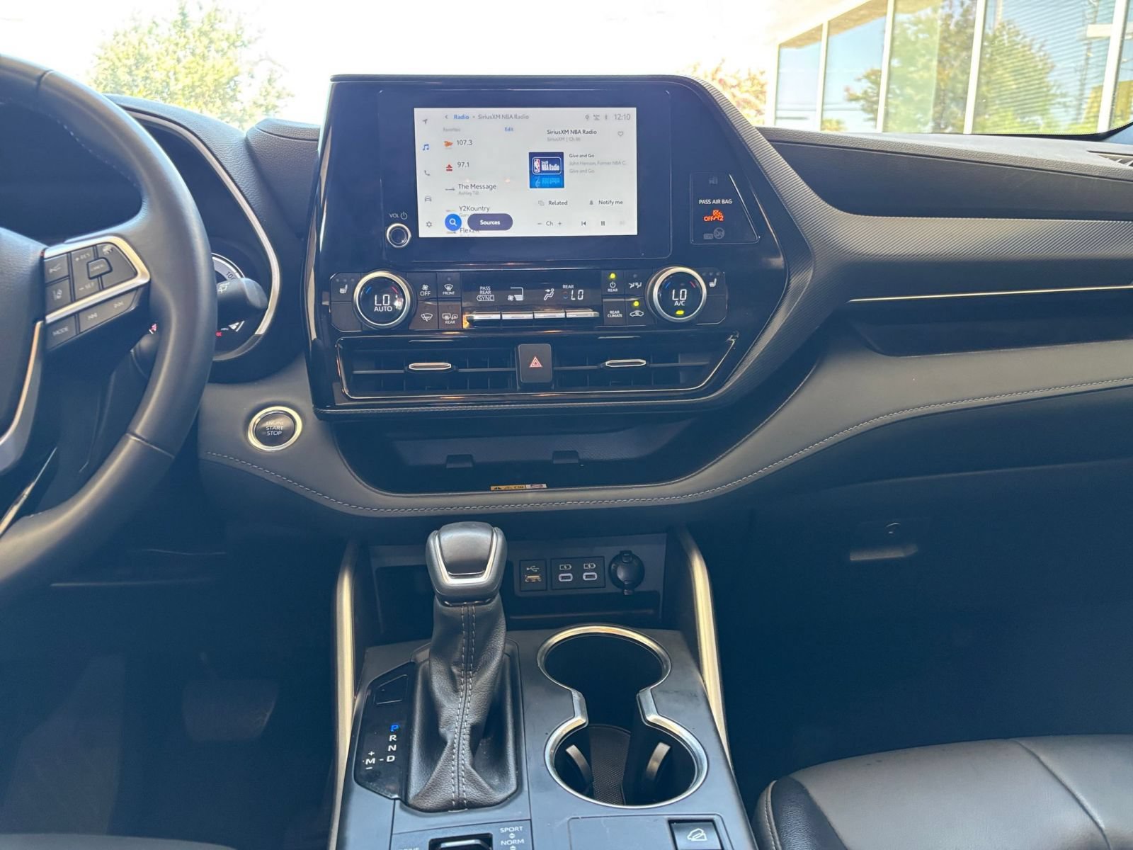 Thumbnail: 2025 Toyota Highlander - 20