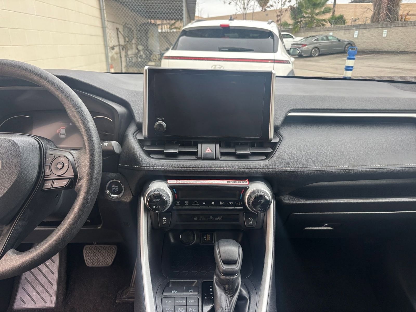 Thumbnail: 2025 Toyota RAV4 - 18