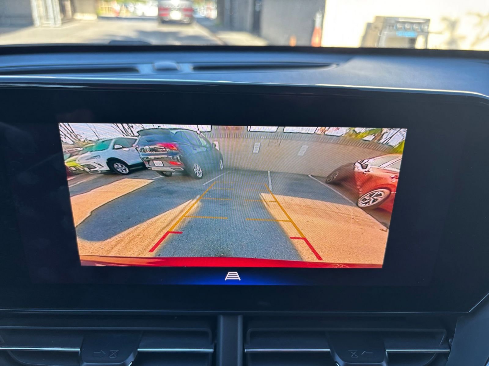 Thumbnail: 2025 Chevrolet Trax - 17