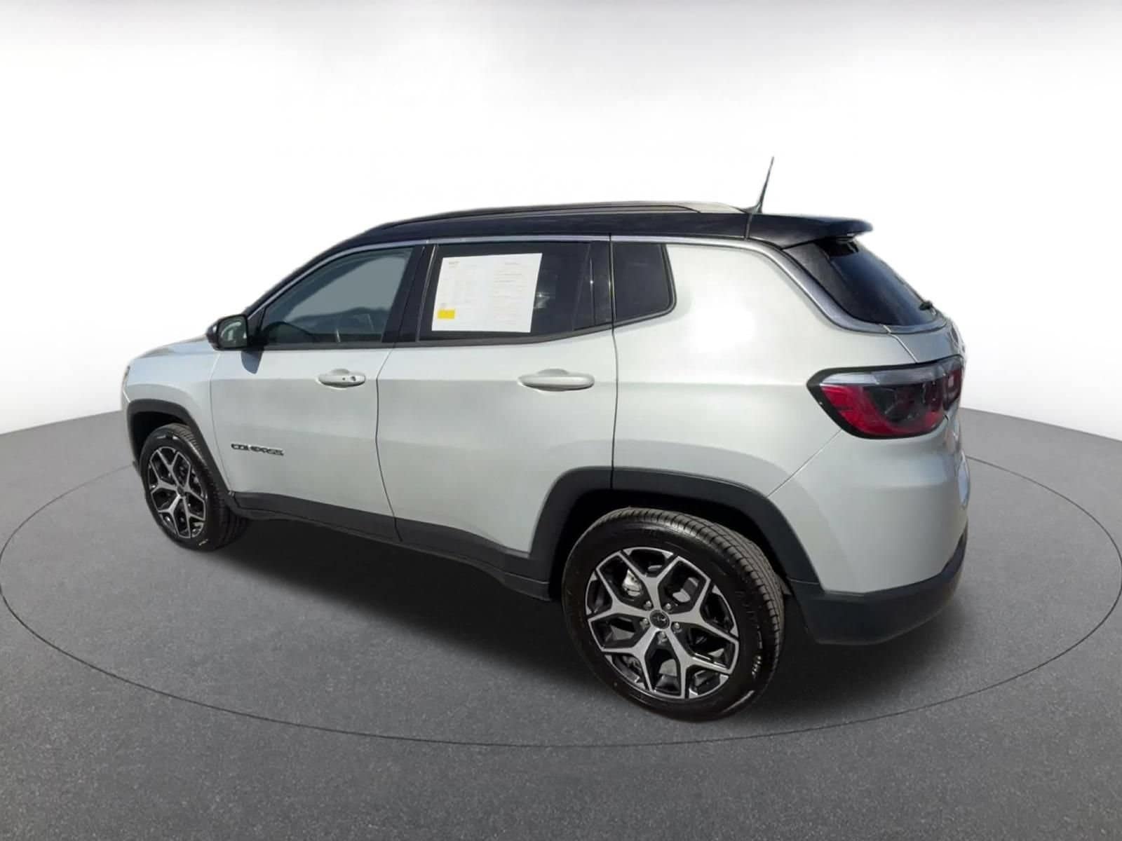 Thumbnail: 2025 Jeep Compass - 9