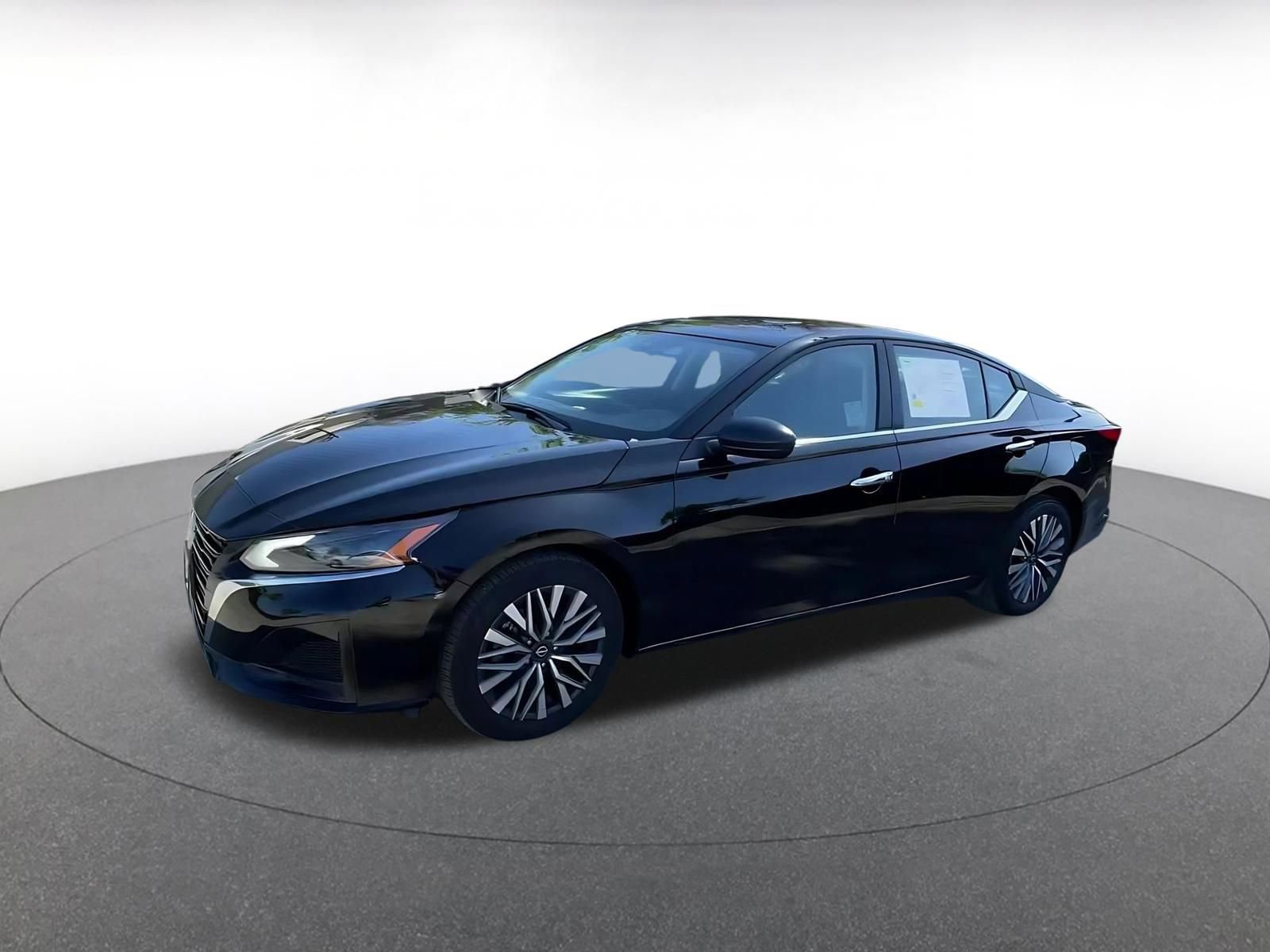 Thumbnail: 2025 Nissan Altima - 8