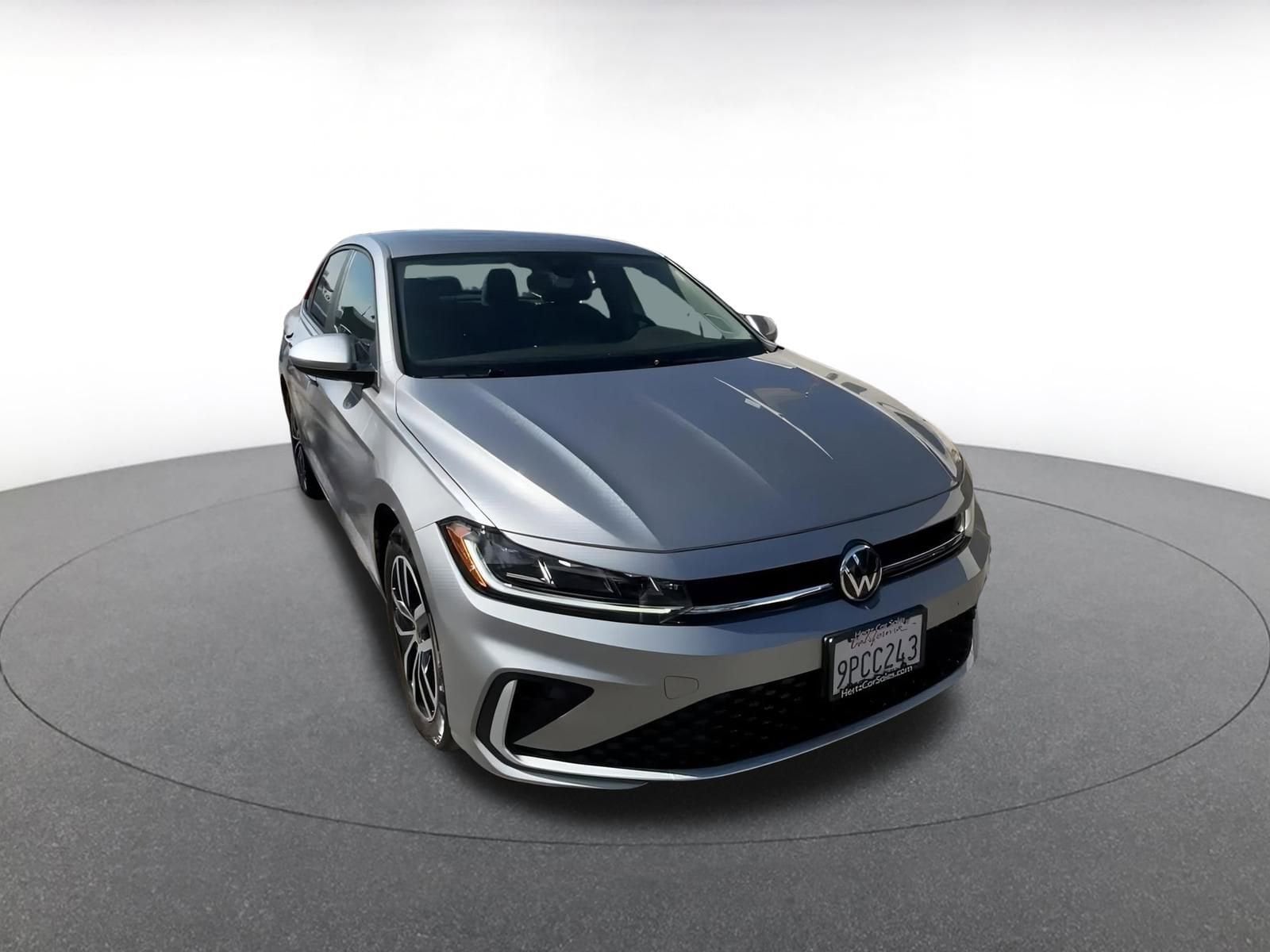 Thumbnail: 2025 Volkswagen Jetta - 3