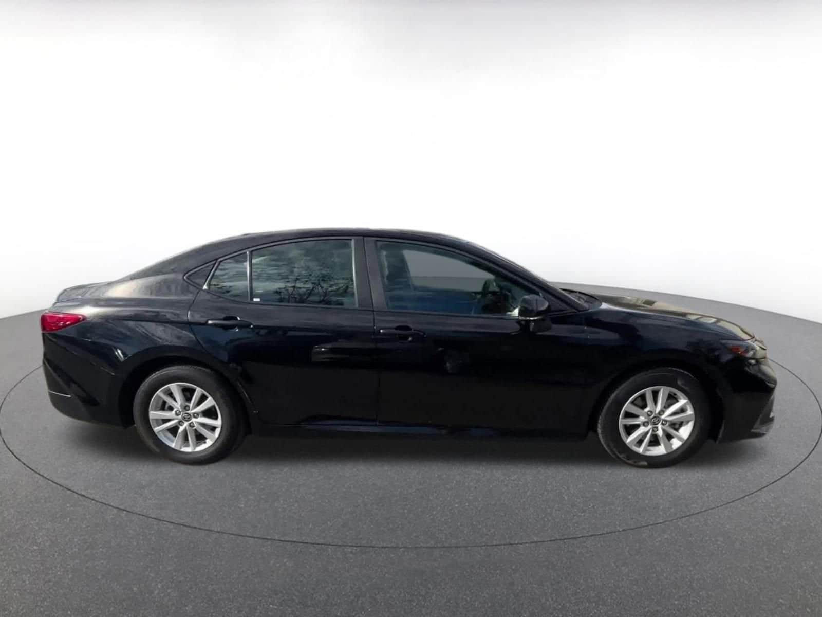 Thumbnail: 2025 Toyota Camry - 16