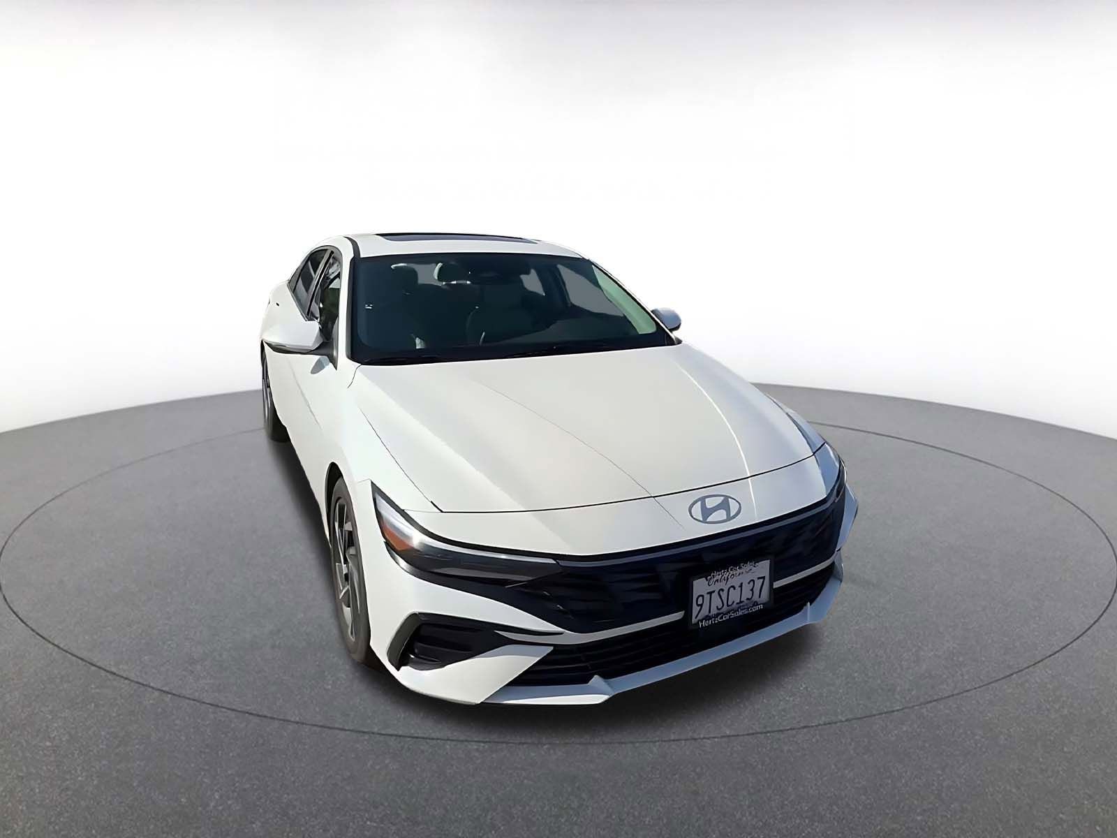 Thumbnail: 2025 Hyundai Elantra - 3