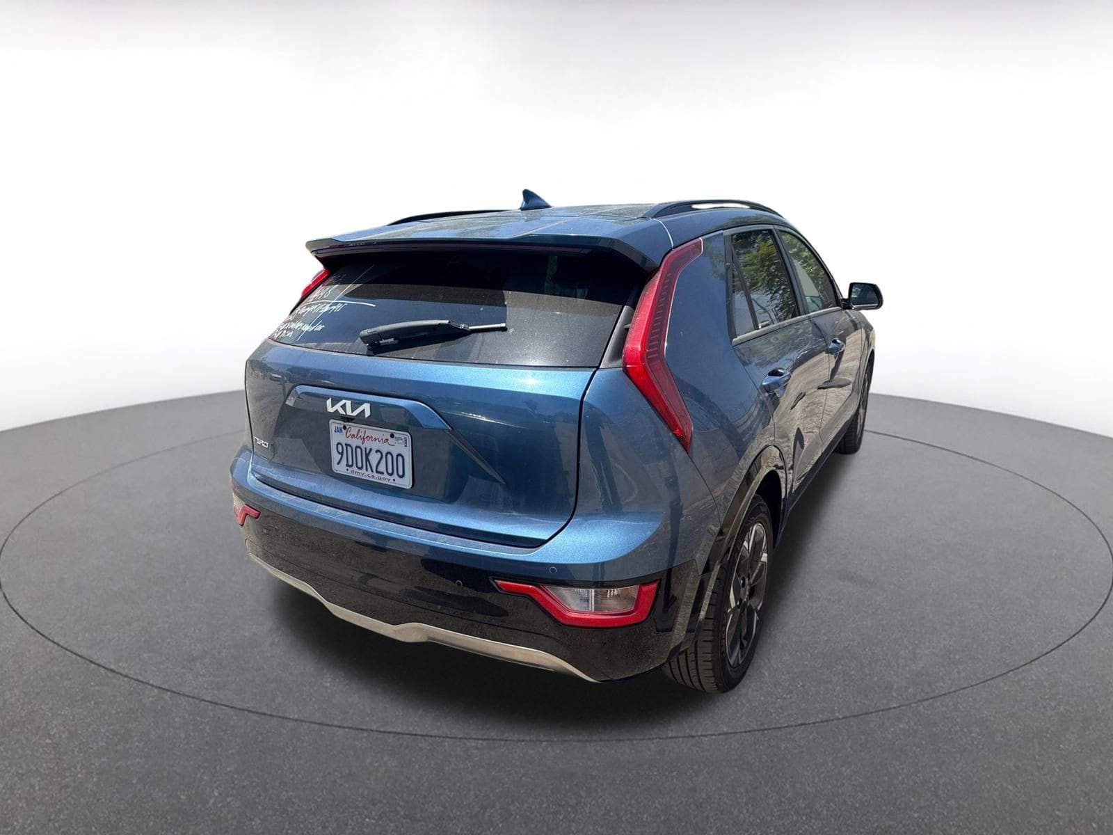 Thumbnail: 2023 Kia Niro - 7