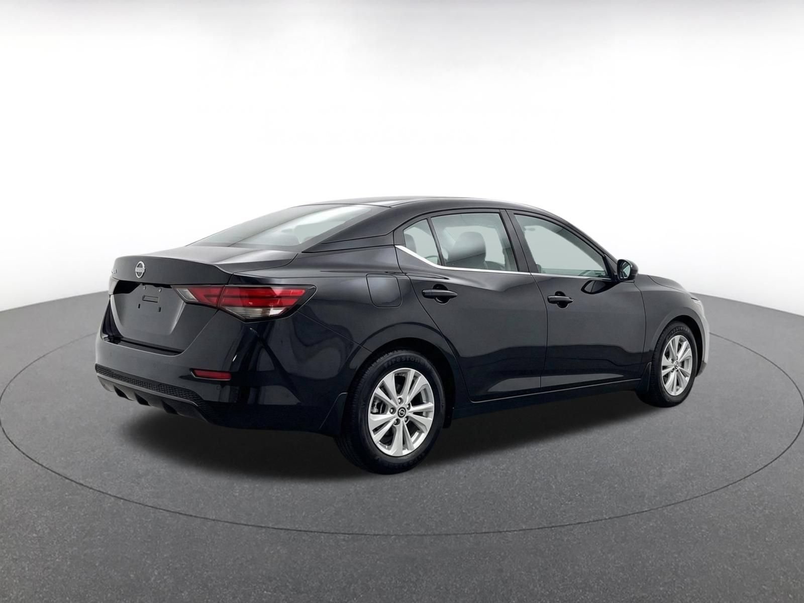 Thumbnail: 2025 Nissan Sentra - 9