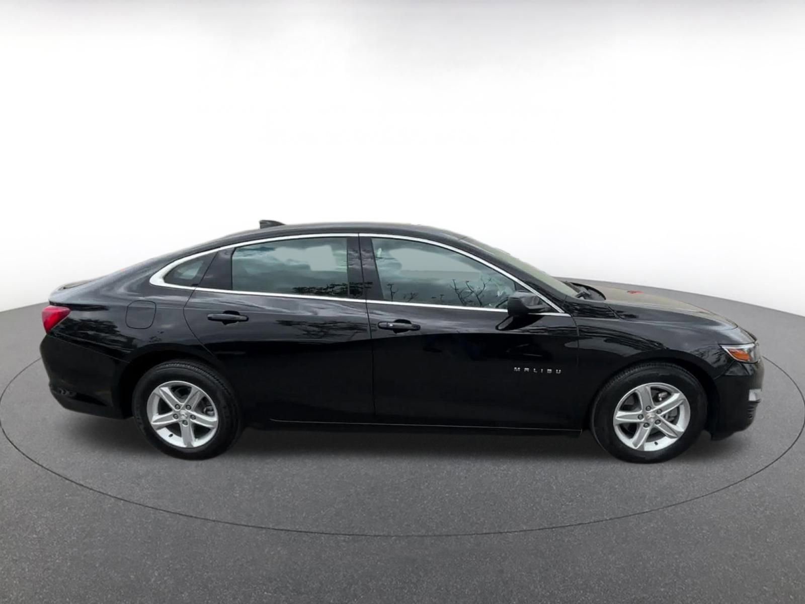 Thumbnail: 2024 Chevrolet Malibu - 16