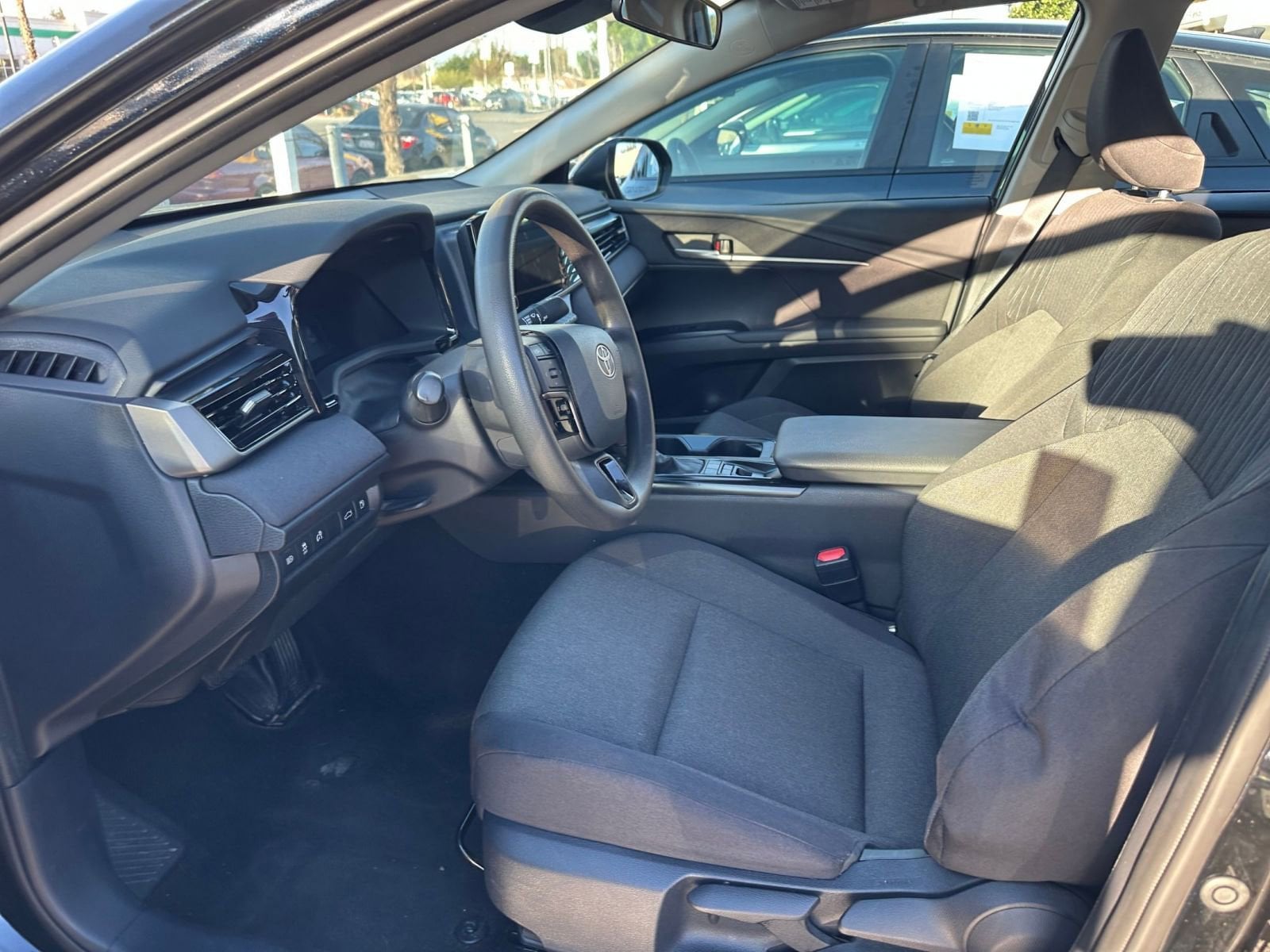 Thumbnail: 2025 Toyota Camry - 25