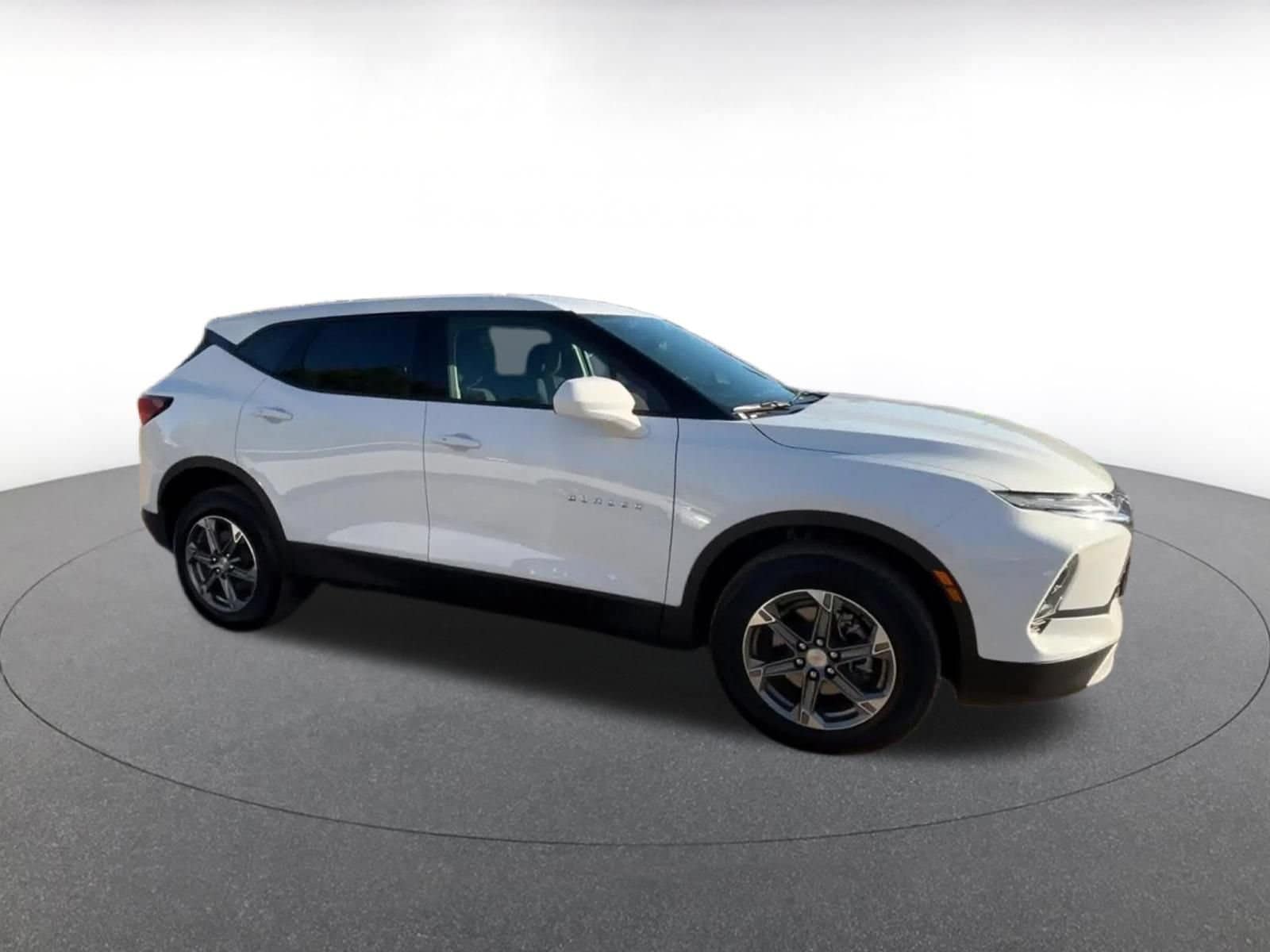 Thumbnail: 2026 Chevrolet Blazer - 2