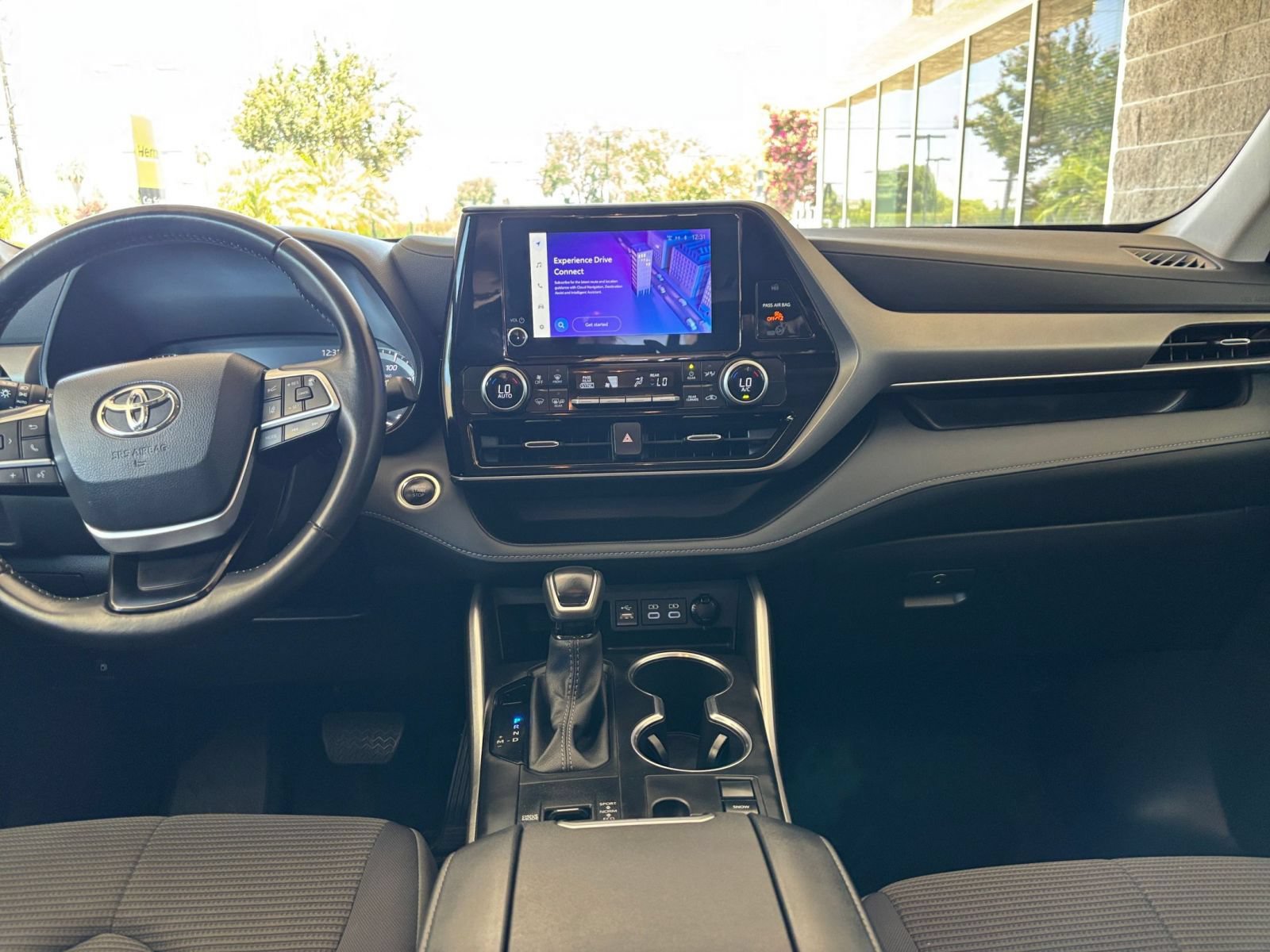 Thumbnail: 2025 Toyota Highlander - 35