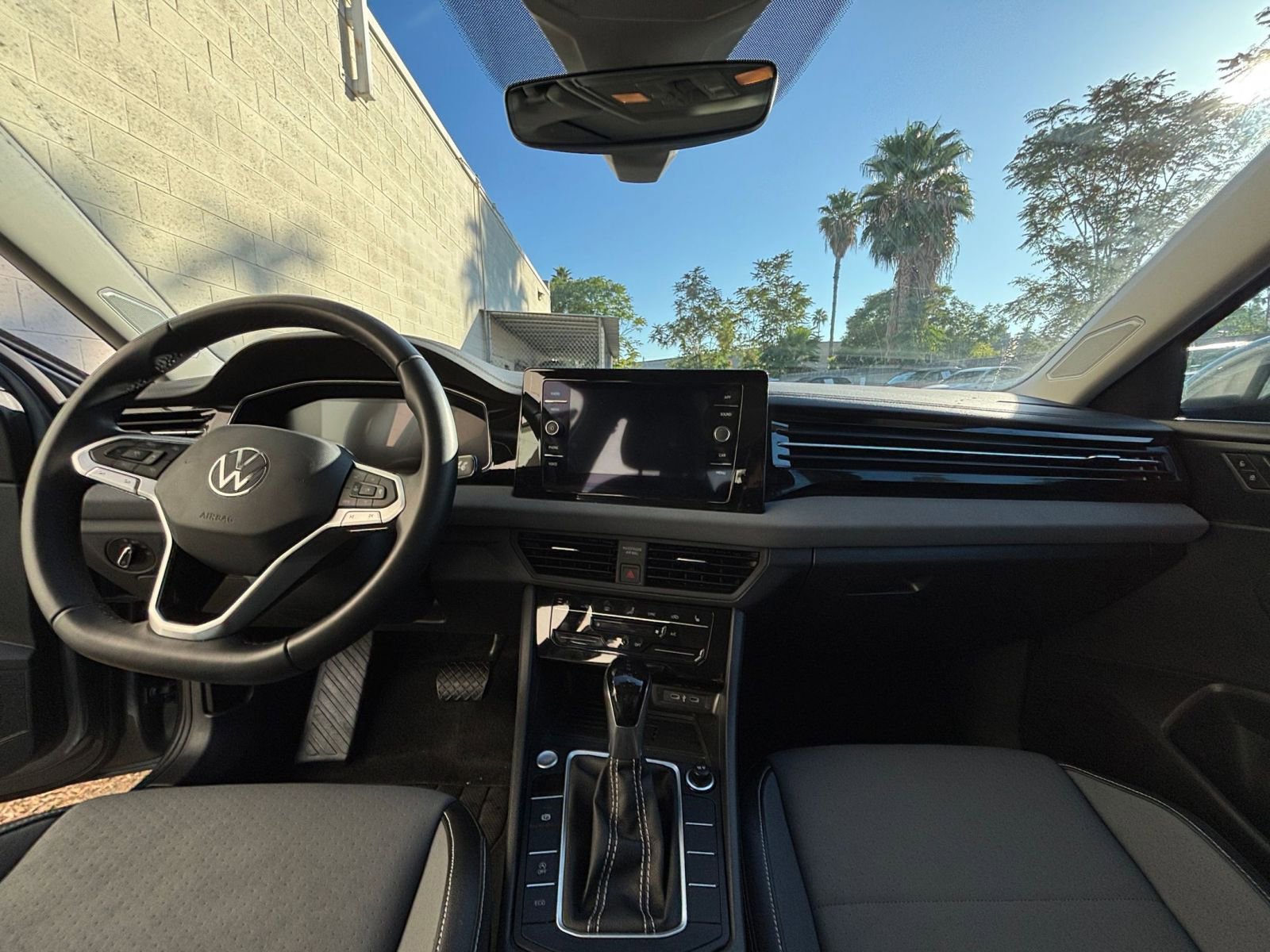 Thumbnail: 2025 Volkswagen Jetta - 33