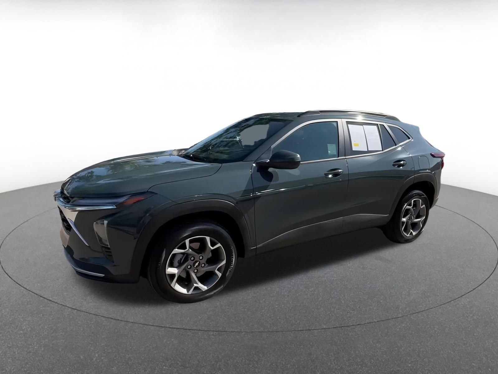 Thumbnail: 2025 Chevrolet Trax - 8