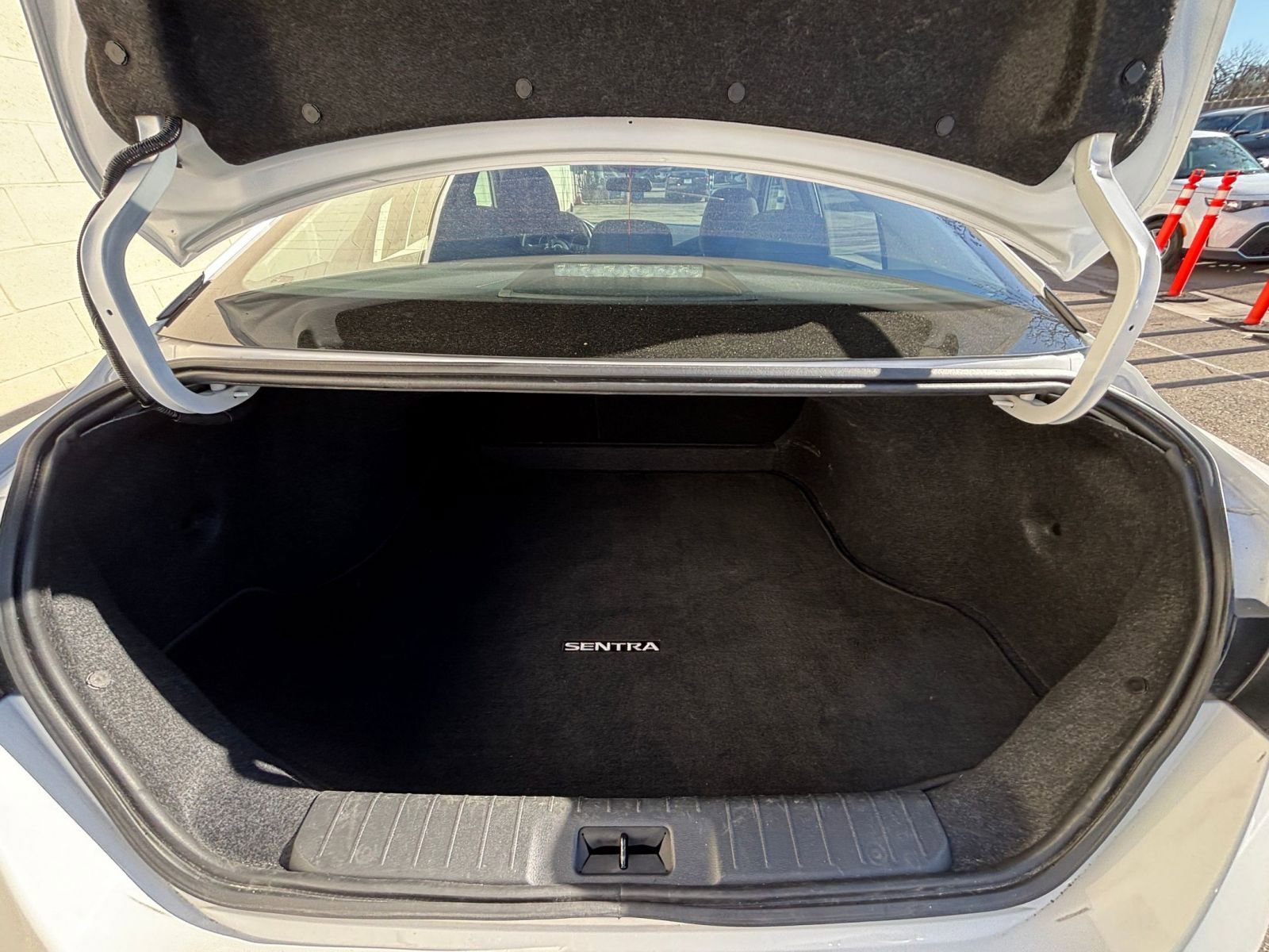 Thumbnail: 2025 Nissan Sentra - 32