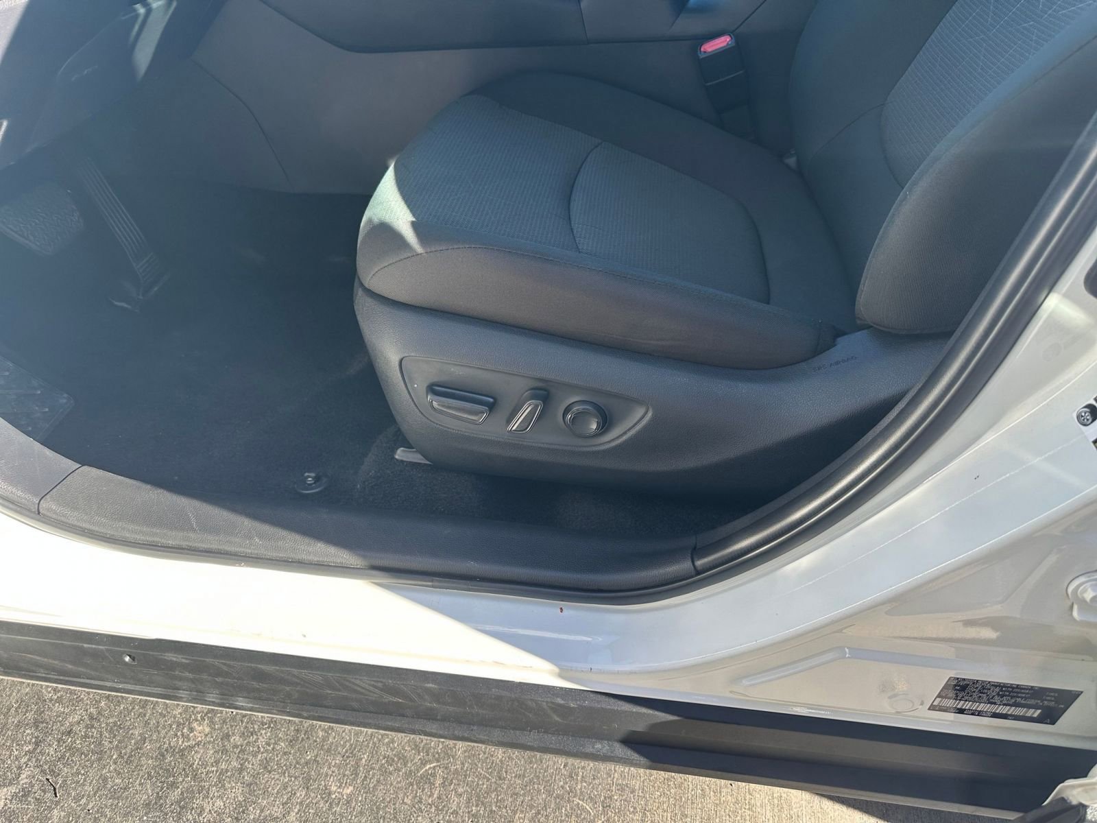 Thumbnail: 2025 Toyota RAV4 - 22