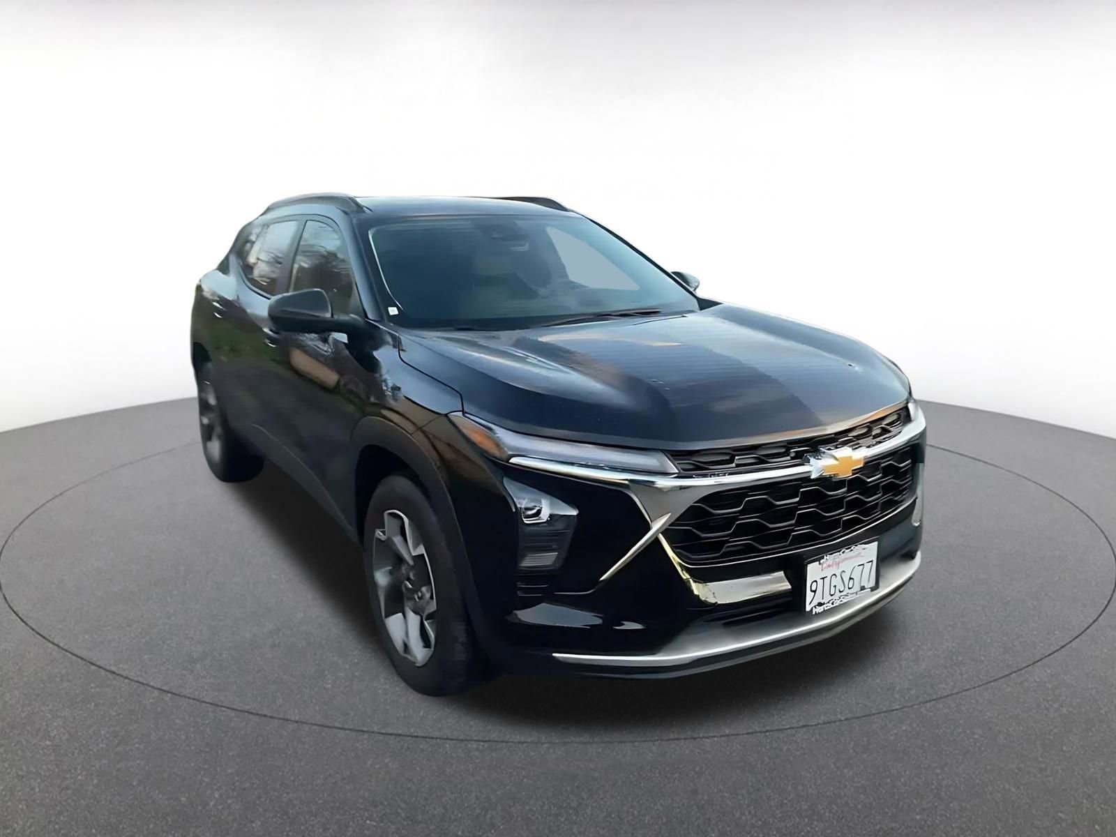 Thumbnail: 2025 Chevrolet Trax - 3
