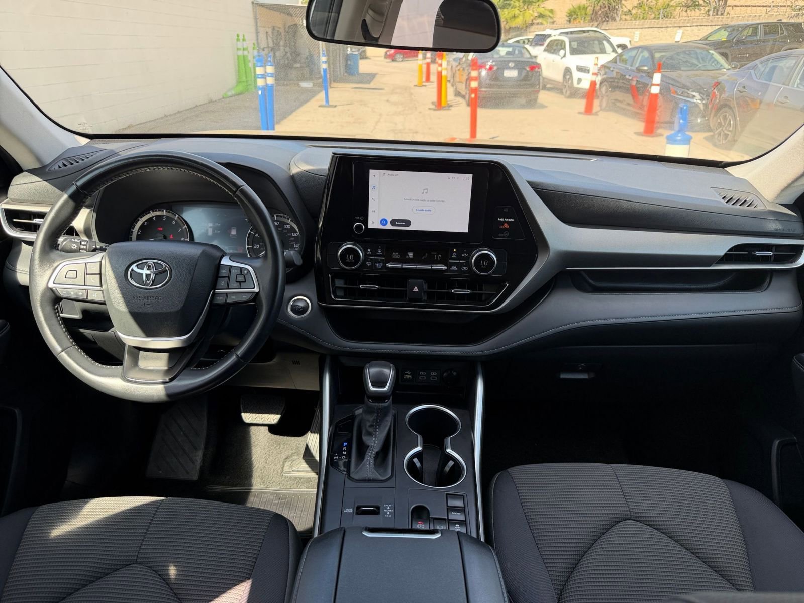 Thumbnail: 2025 Toyota Highlander - 35
