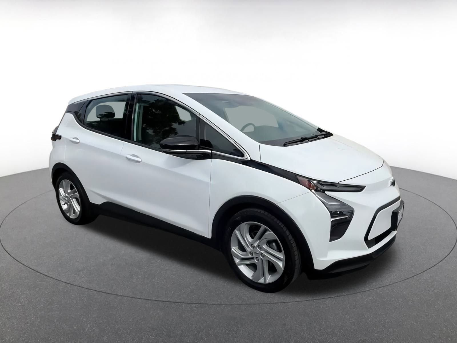 Thumbnail: 2023 Chevrolet Bolt EV - 2