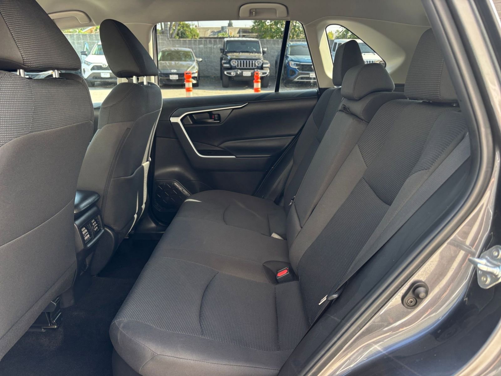 Thumbnail: 2025 Toyota RAV4 - 25