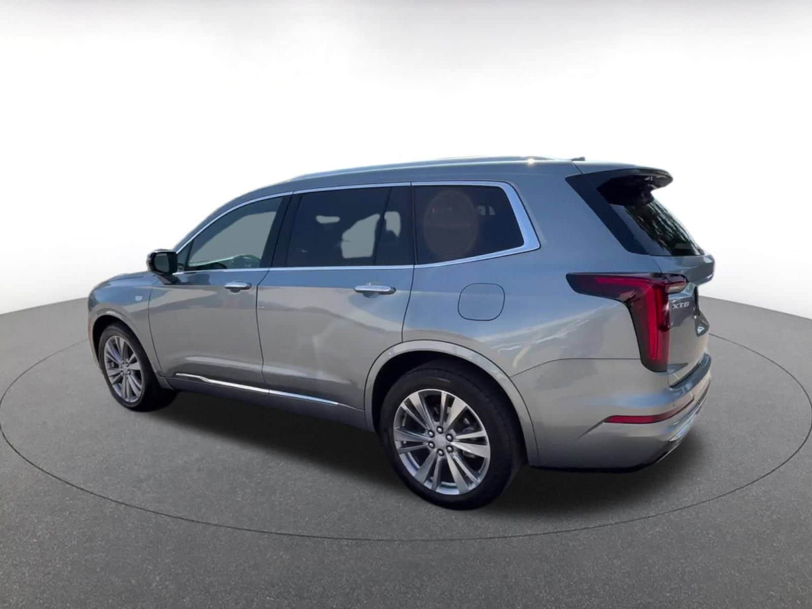 Thumbnail: 2023 Cadillac XT6 - 14