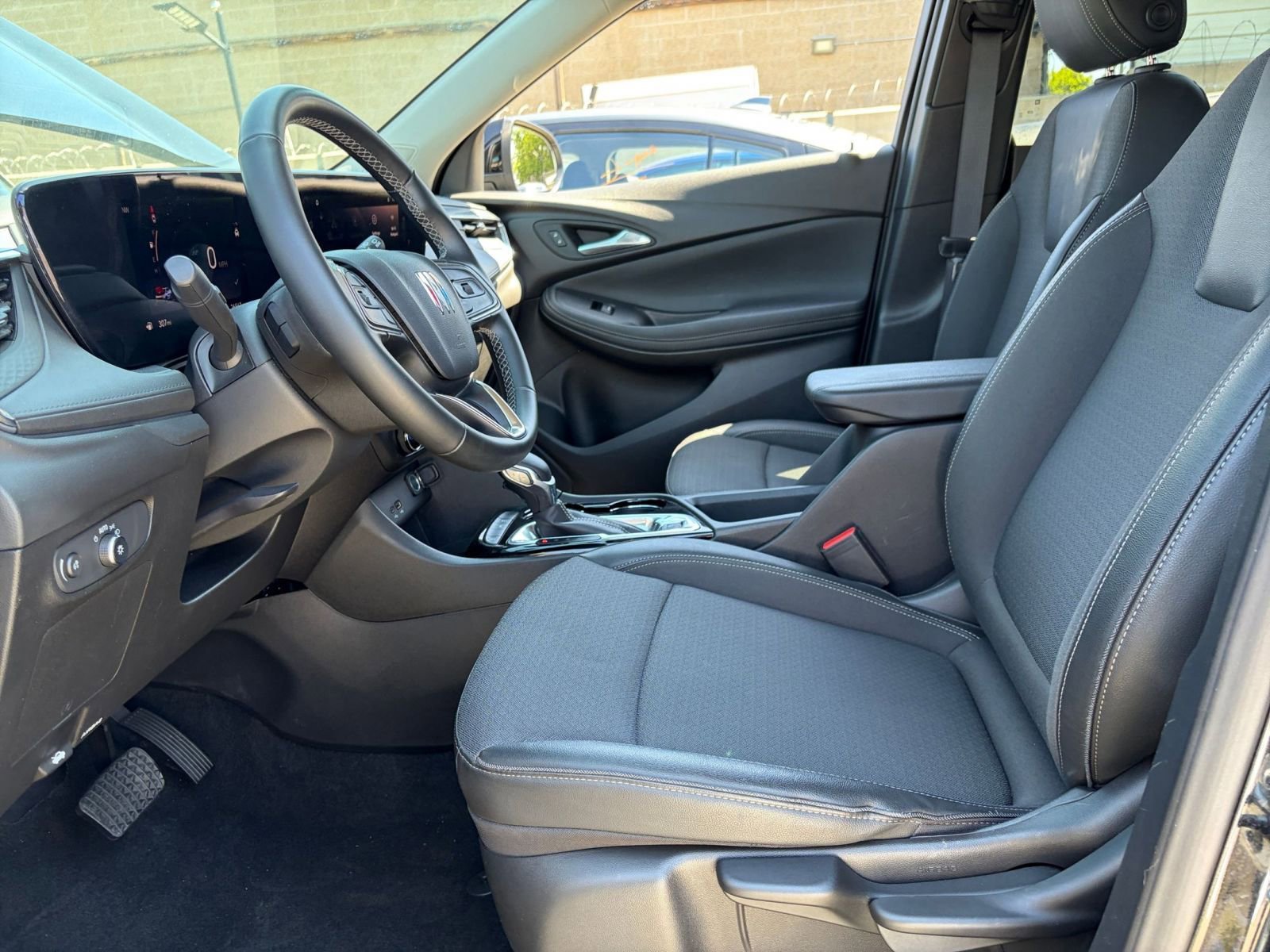 Thumbnail: 2025 Buick Encore GX - 27