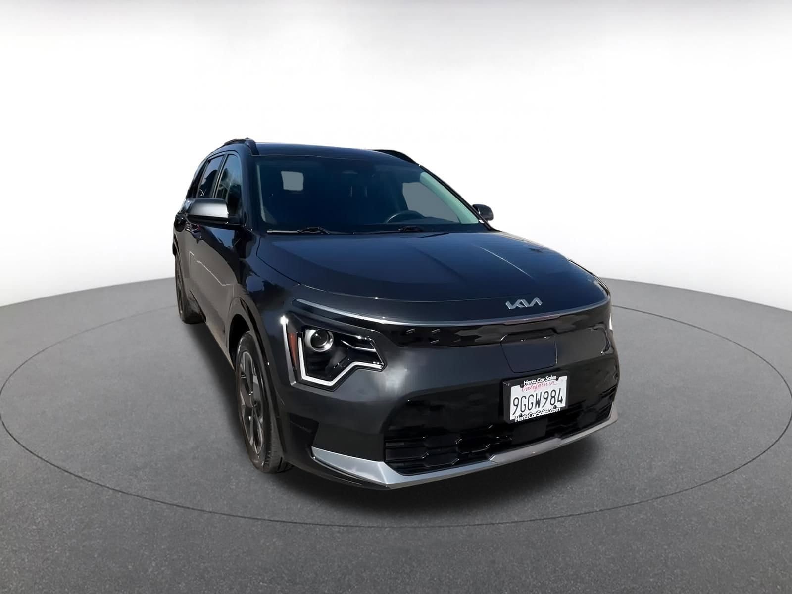 Thumbnail: 2023 Kia Niro - 3