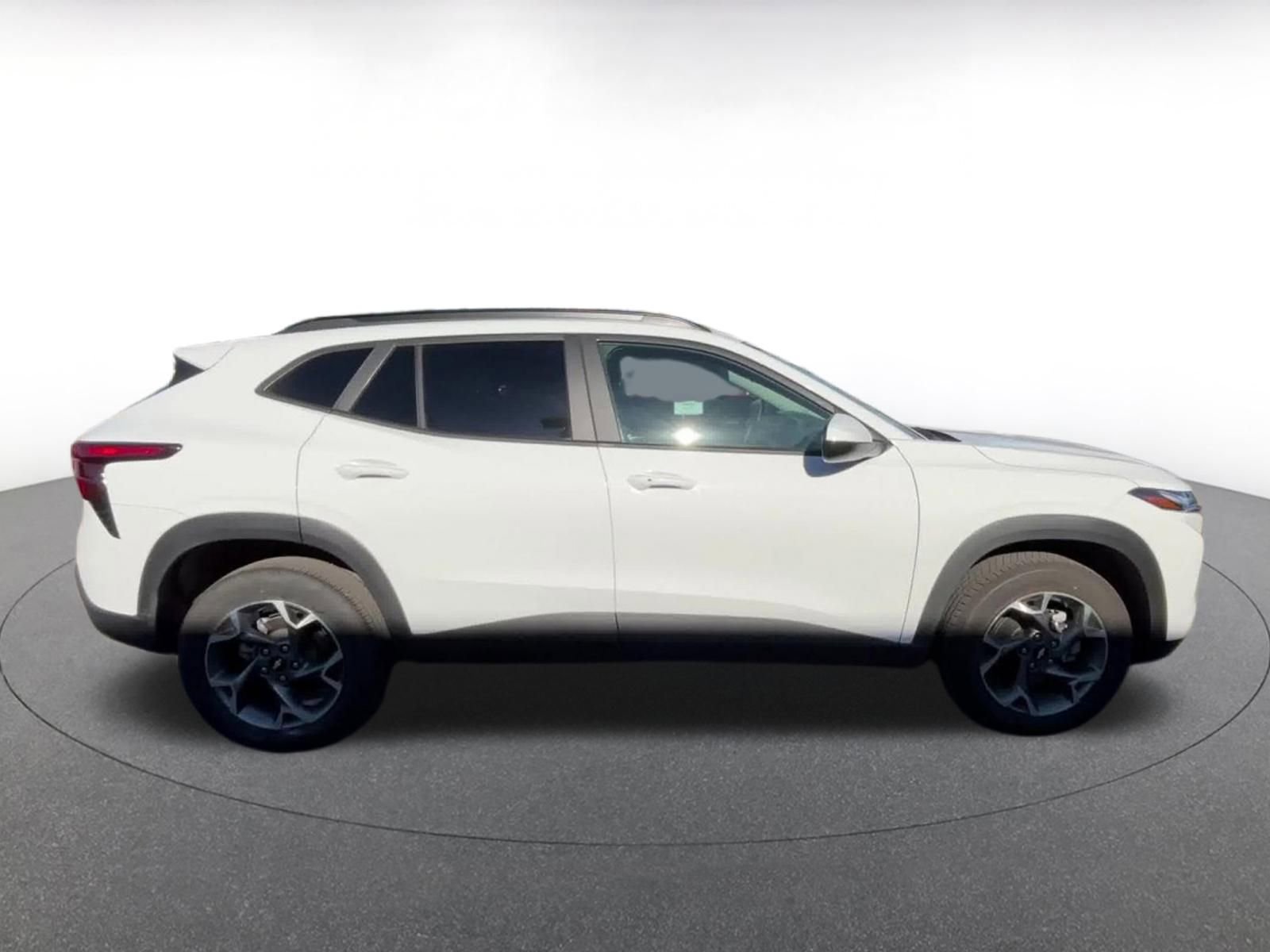 Thumbnail: 2025 Chevrolet Trax - 16