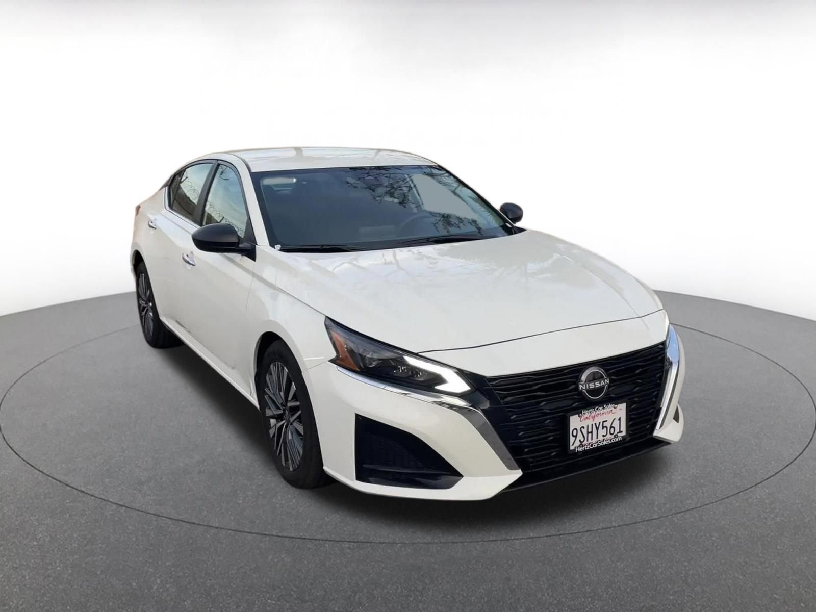 Thumbnail: 2025 Nissan Altima - 3