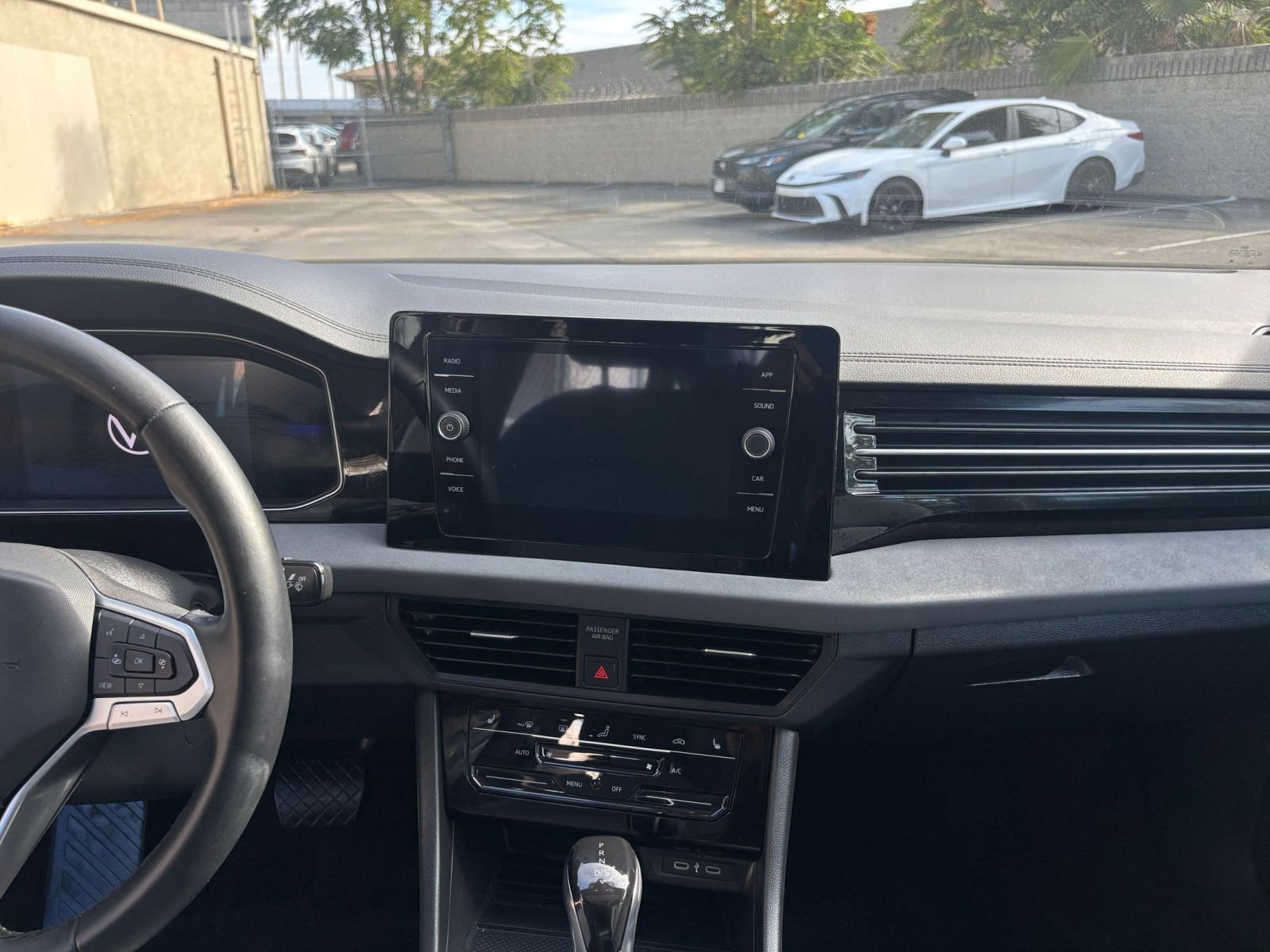 Thumbnail: 2025 Volkswagen Jetta - 18