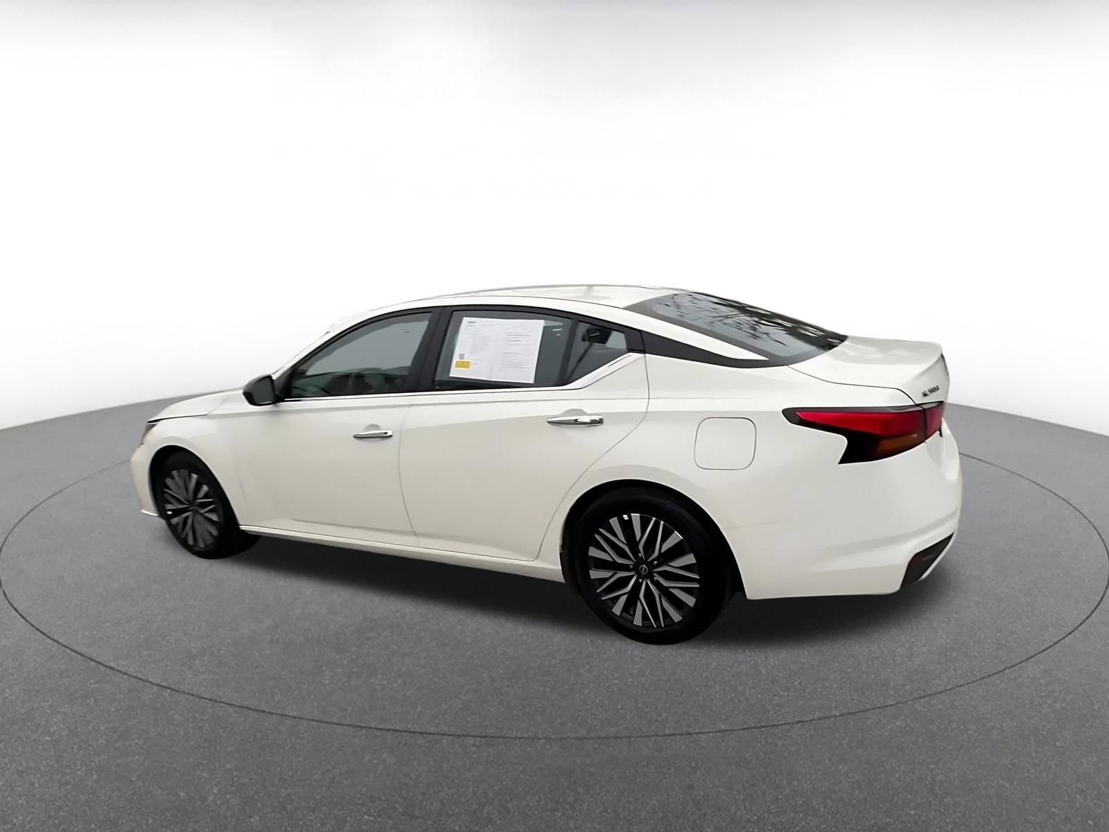 Thumbnail: 2025 Nissan Altima - 10