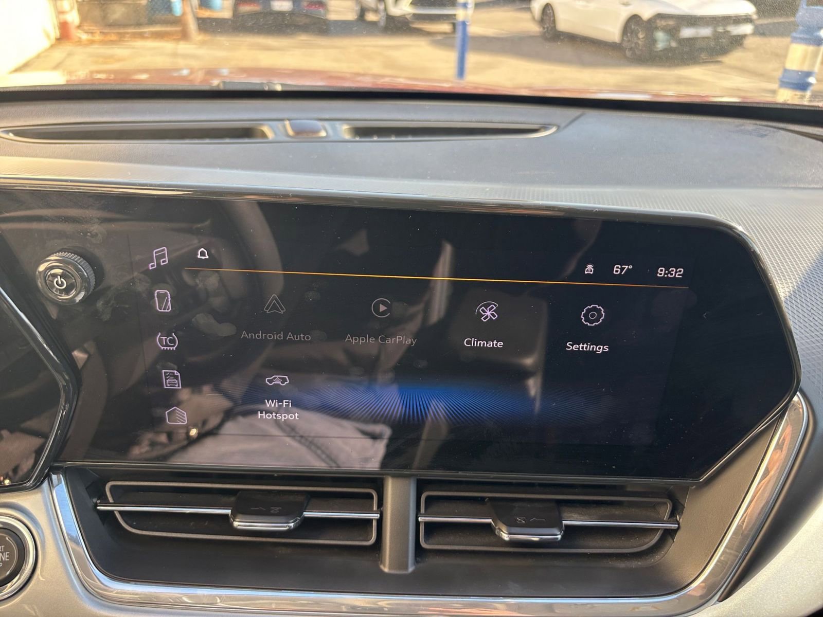 Thumbnail: 2025 Chevrolet Trax - 21