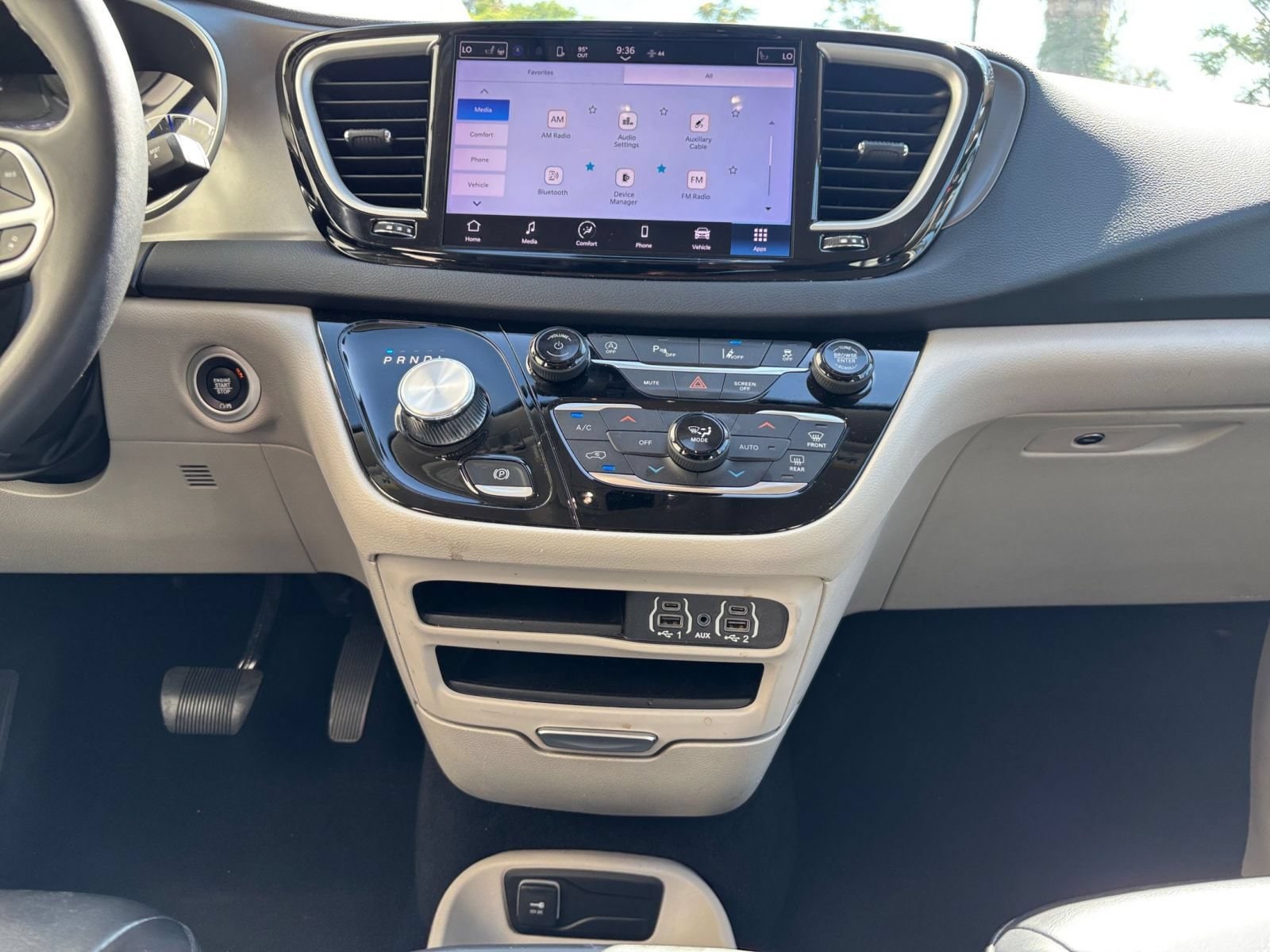 Thumbnail: 2023 Chrysler Pacifica - 14