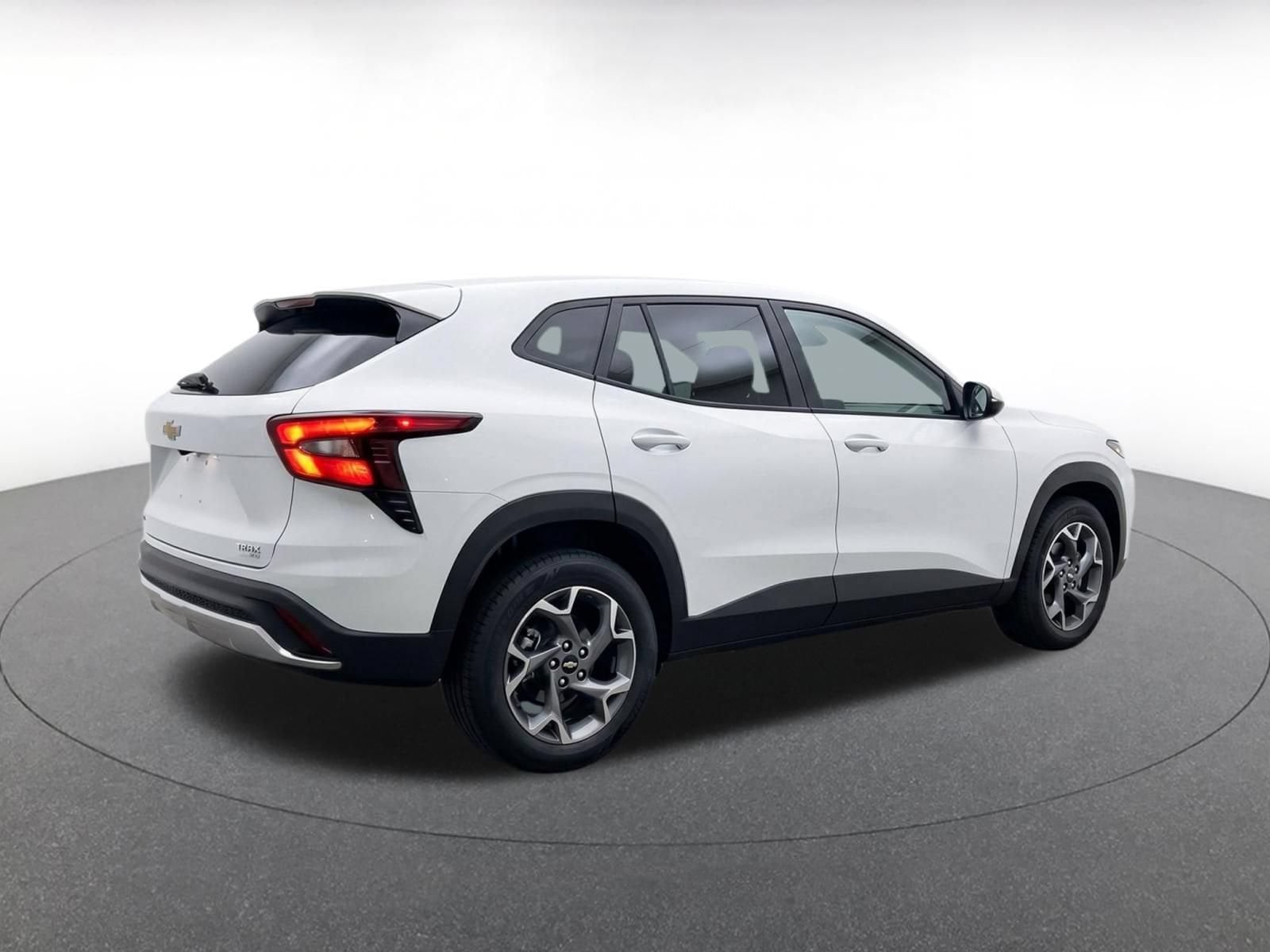 Thumbnail: 2025 Chevrolet Trax - 9