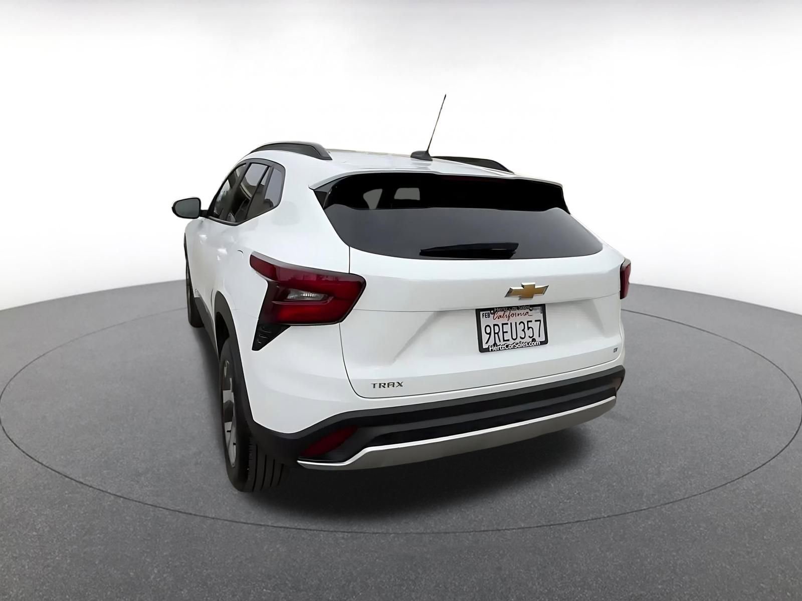 Thumbnail: 2025 Chevrolet Trax - 11