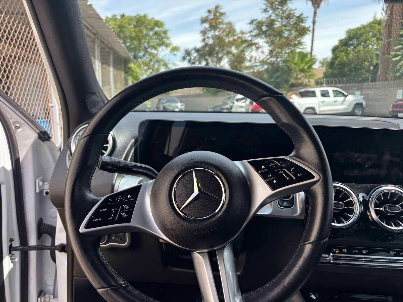 Thumbnail: 2024 Mercedes-Benz GLB - 34