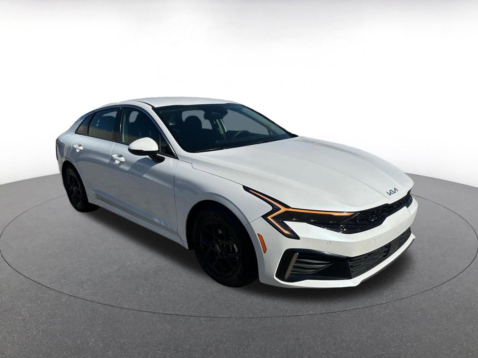 Thumbnail: 2025 Kia K5 - 1