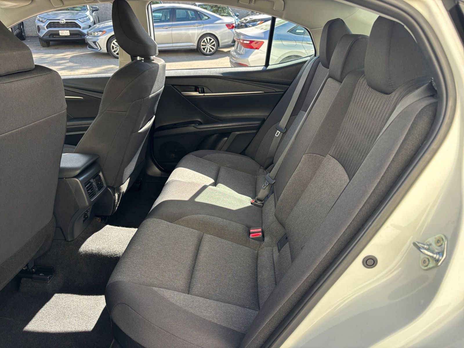 Thumbnail: 2025 Toyota Camry - 25