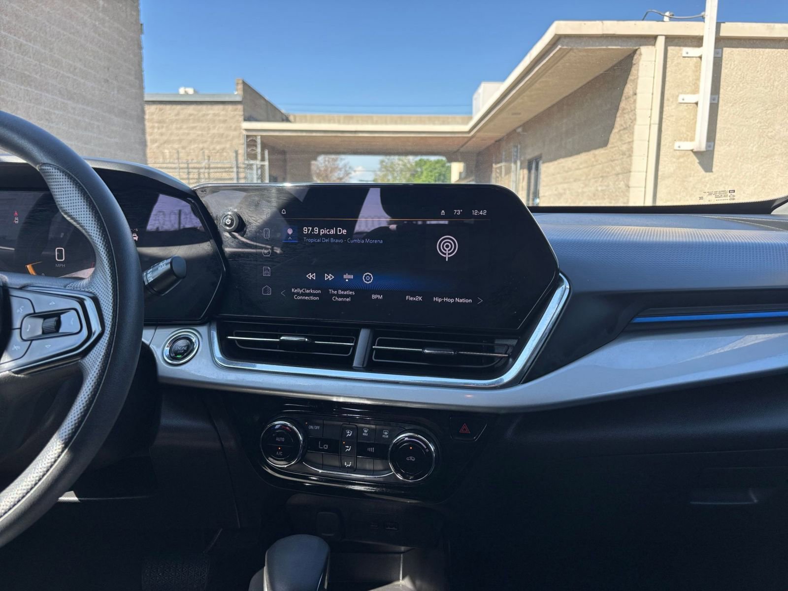 Thumbnail: 2025 Chevrolet Trax - 17