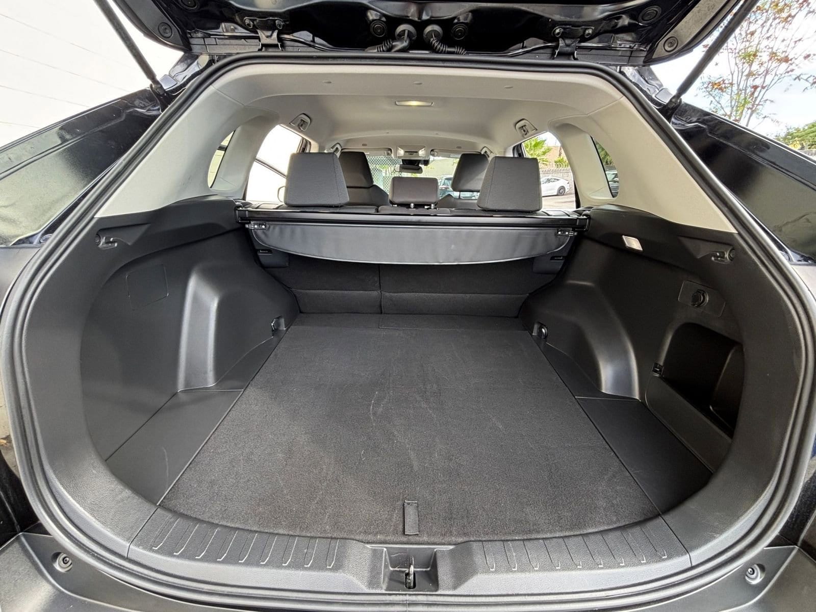 Thumbnail: 2025 Toyota RAV4 - 31