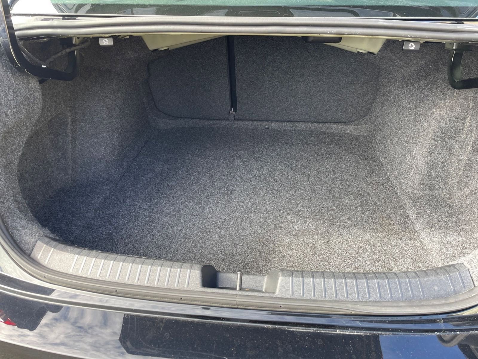 Thumbnail: 2025 Volkswagen Jetta - 32