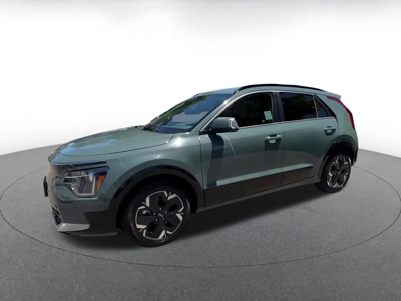Thumbnail: 2023 Kia Niro - 7