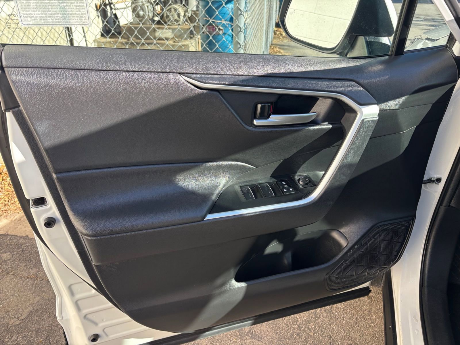 Thumbnail: 2025 Toyota RAV4 - 20