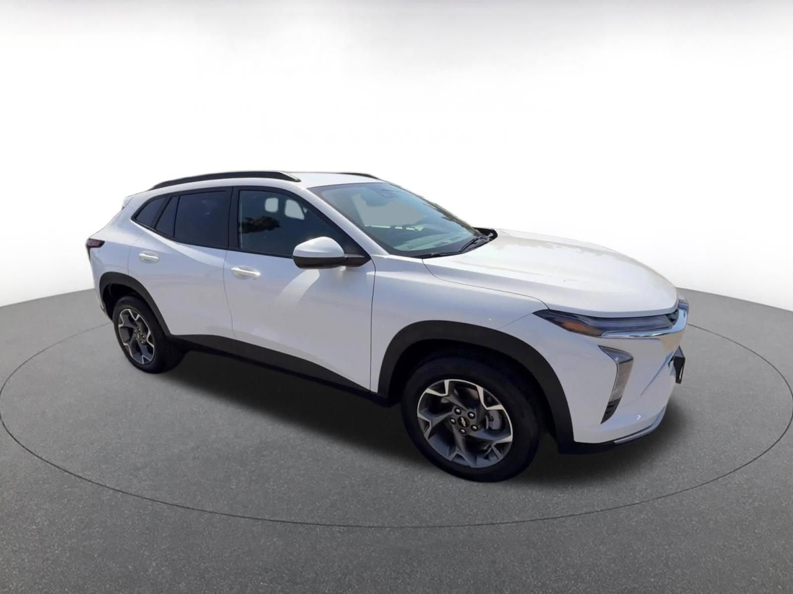 Thumbnail: 2025 Chevrolet Trax - 2