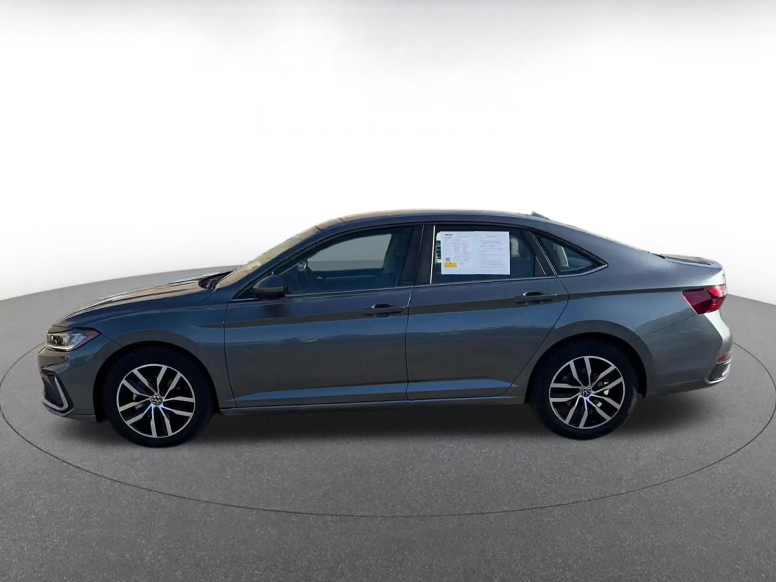 Thumbnail: 2025 Volkswagen Jetta - 9