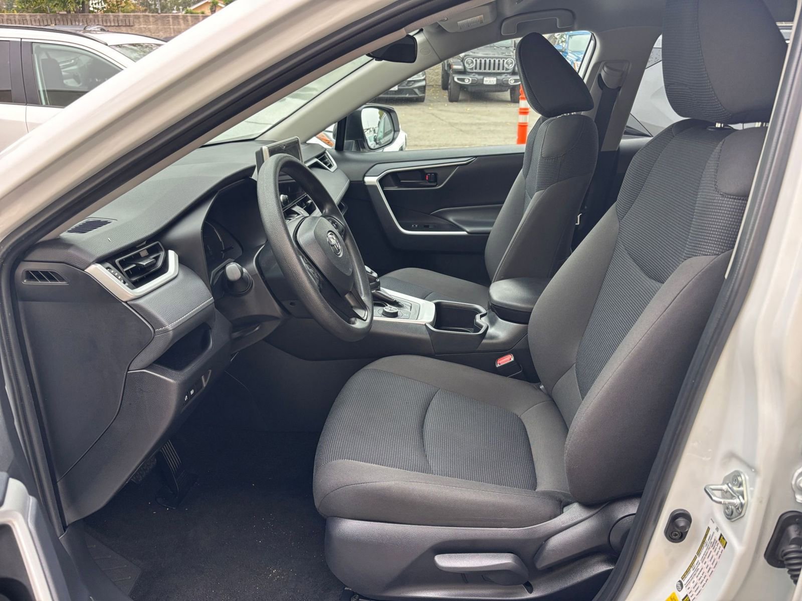 Thumbnail: 2025 Toyota RAV4 - 27